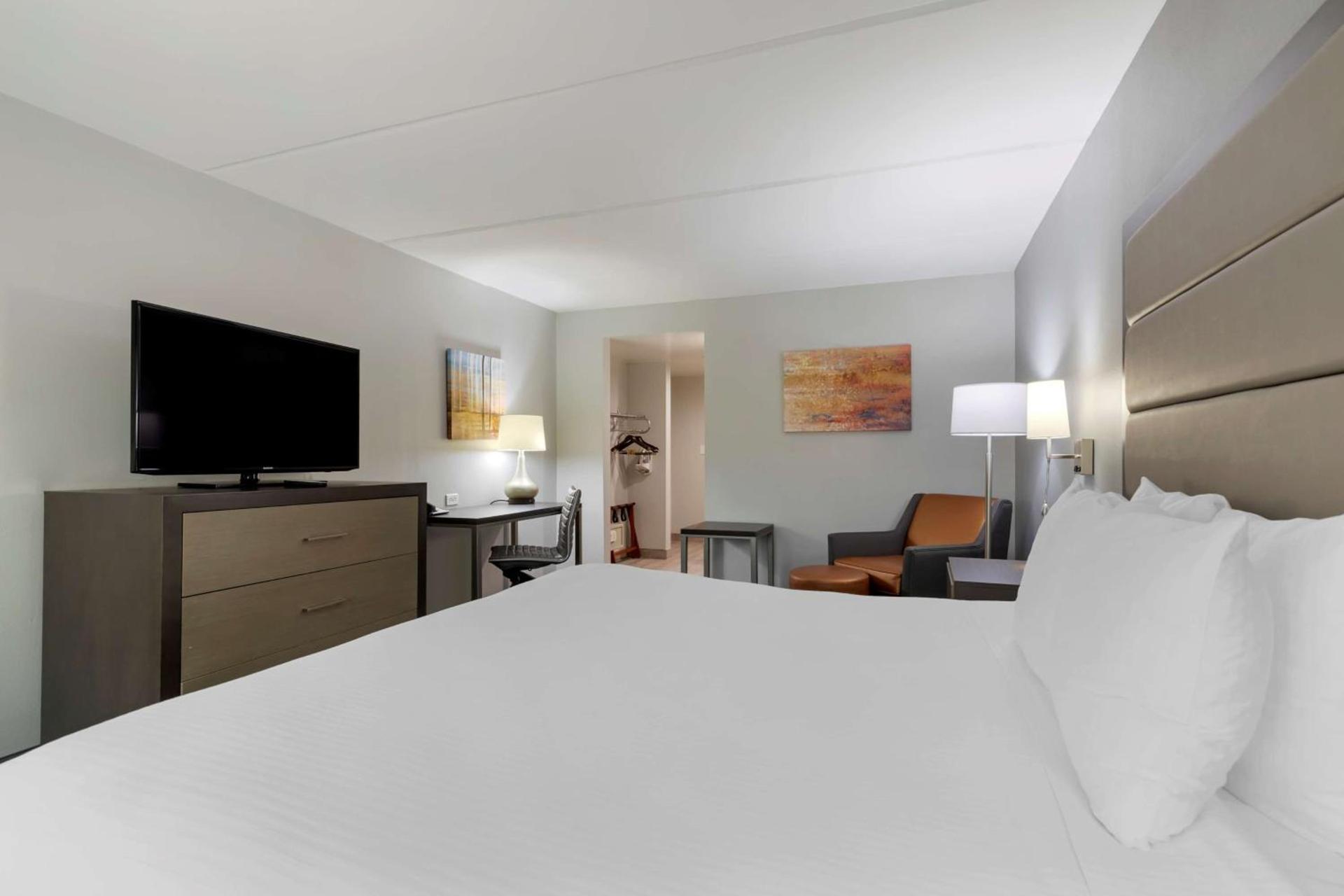 Best Western Plus McAllen Airport Hotel photo 23