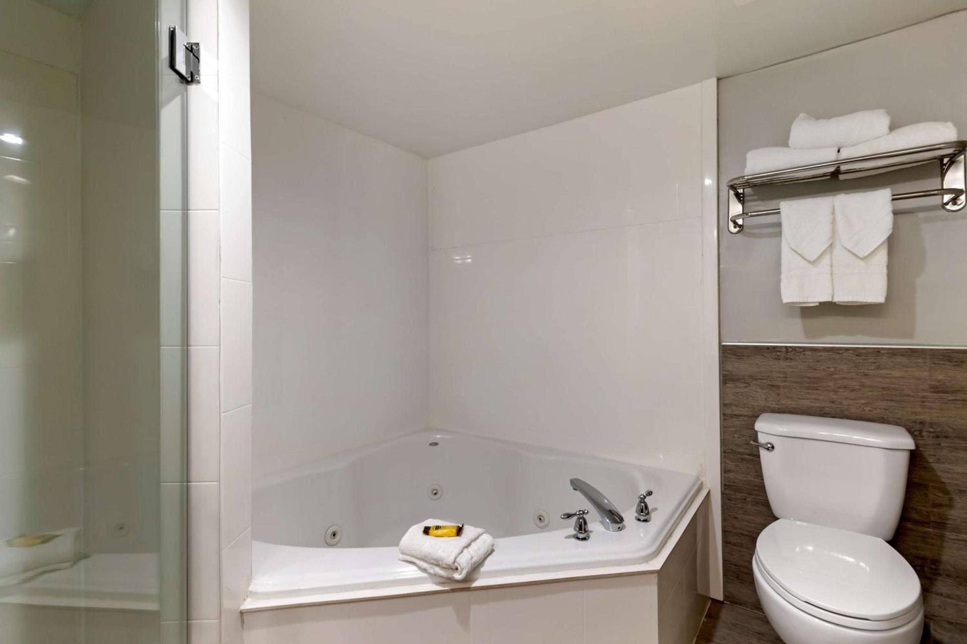 Best Western Plus McAllen Airport Hotel photo 20