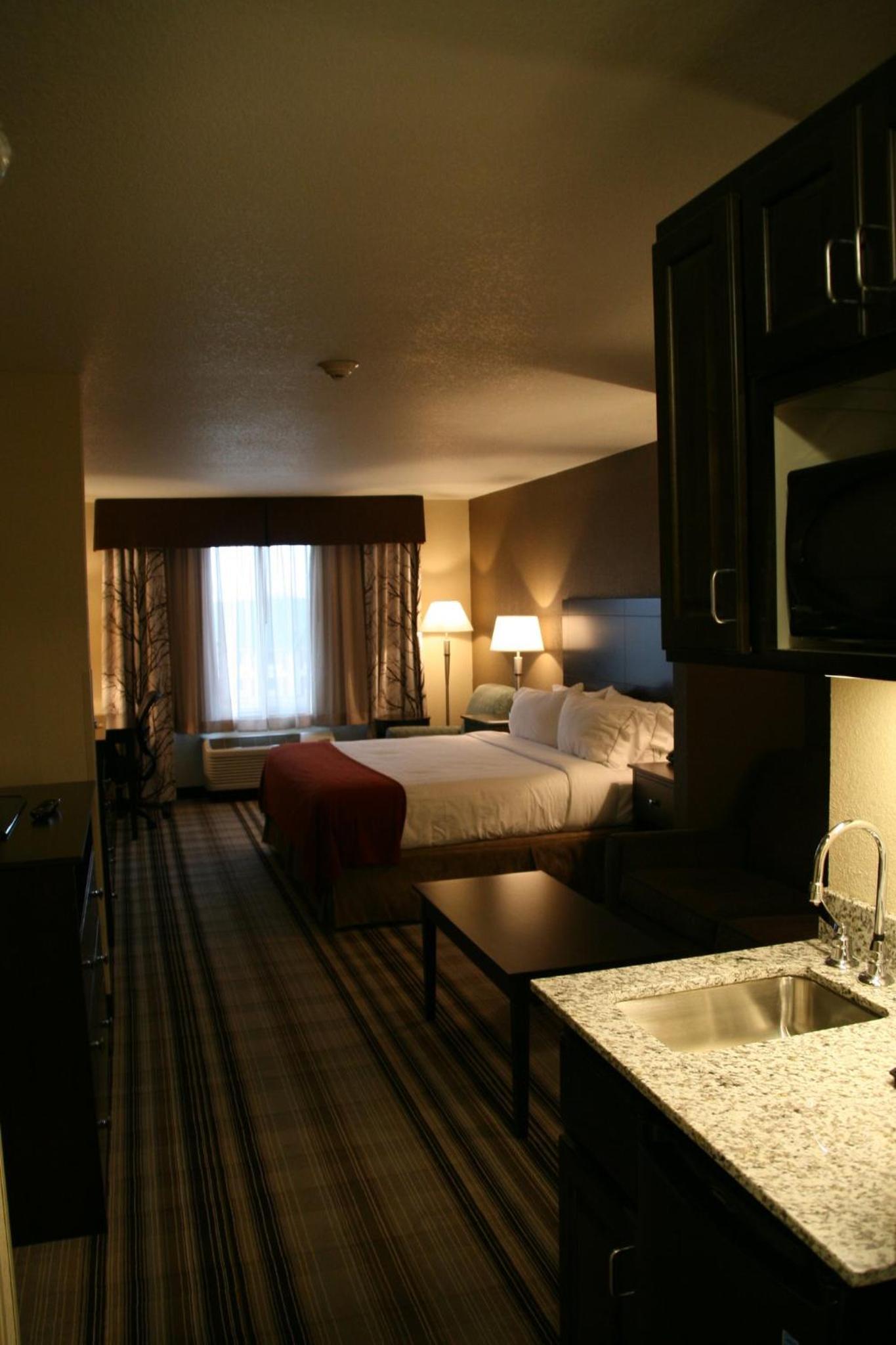 Holiday Inn Express & Suites Nevada by IHG photo 14