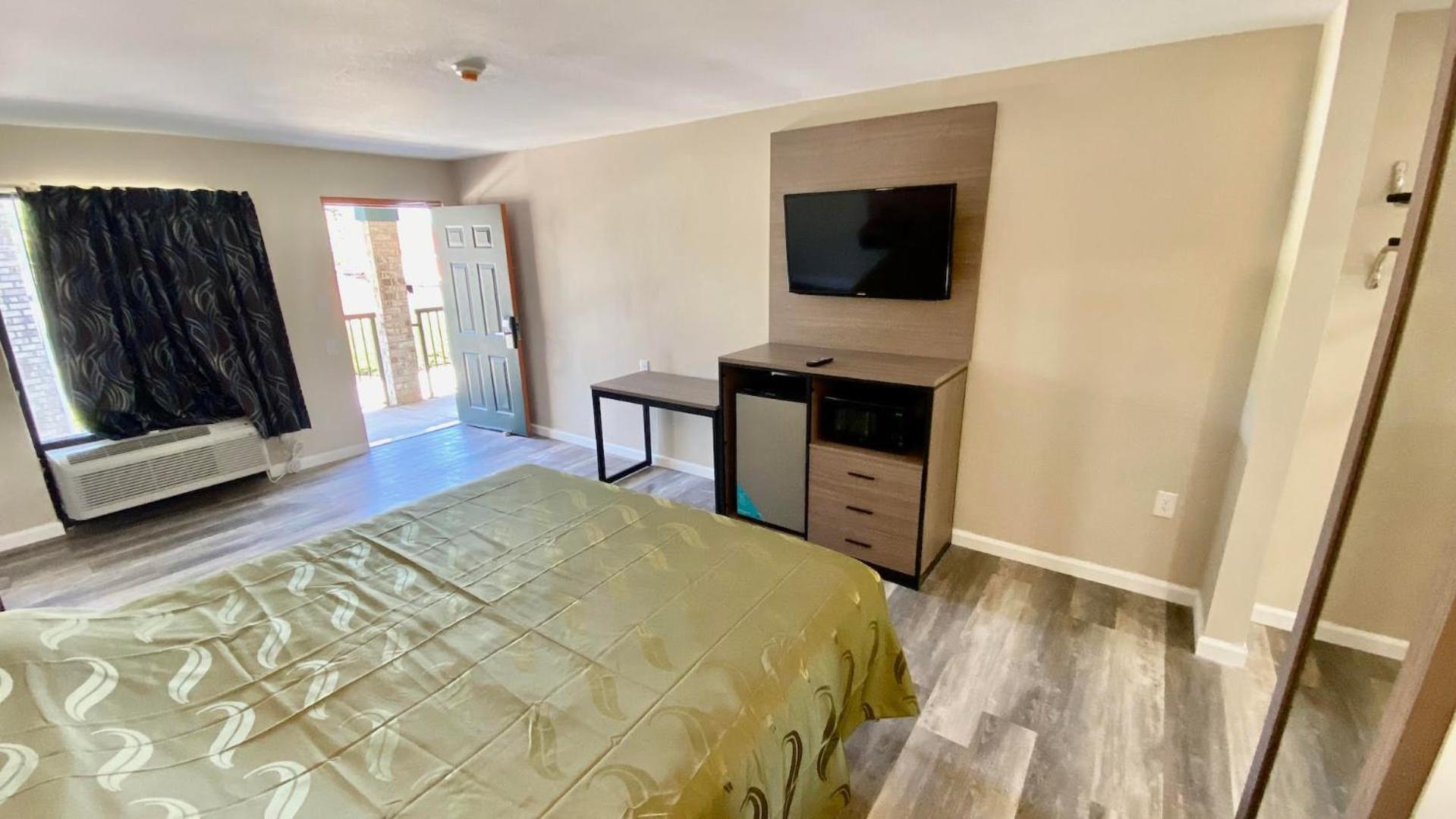 Brentwood Inn & Suites photo 3