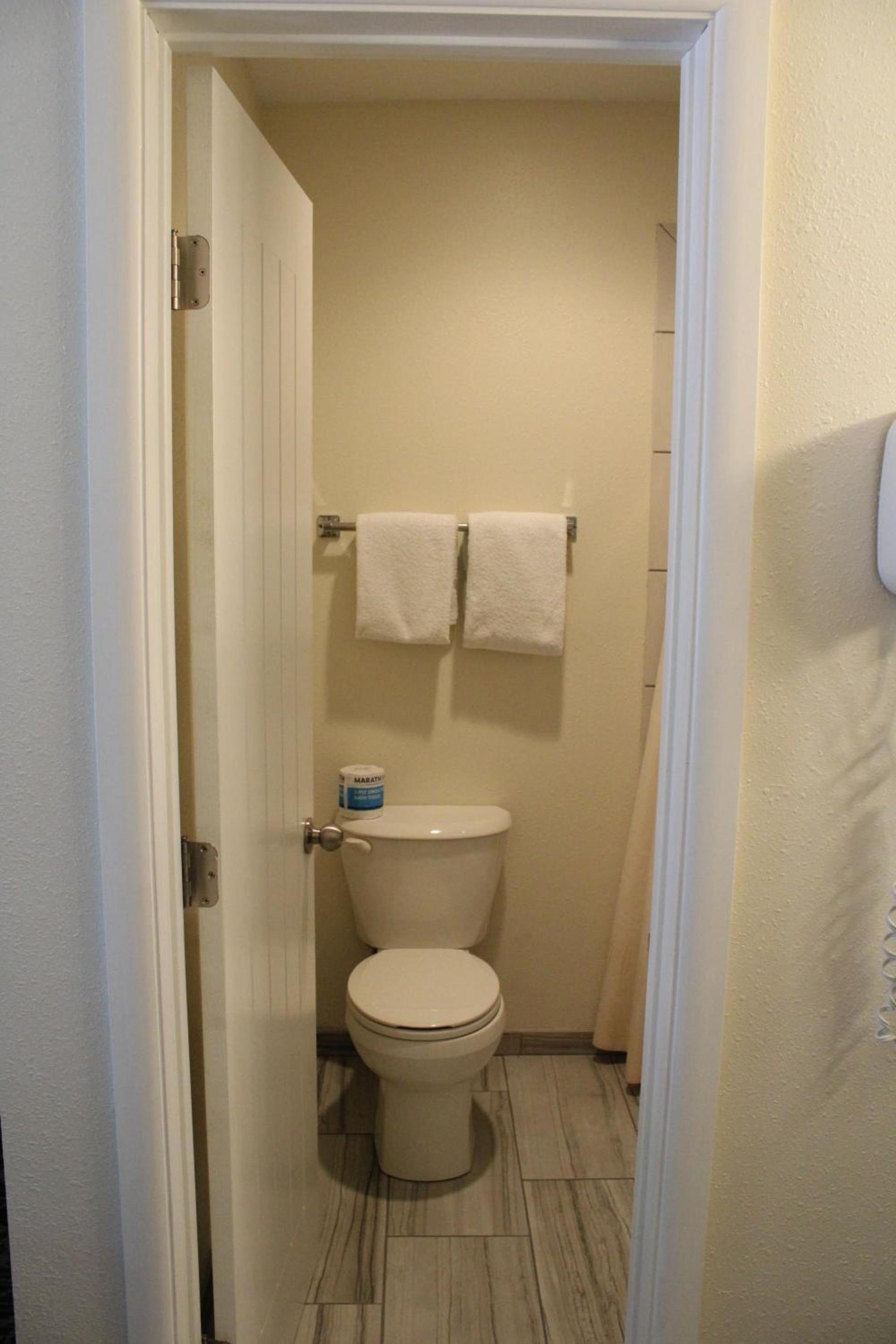 American Travel Inn photo 11