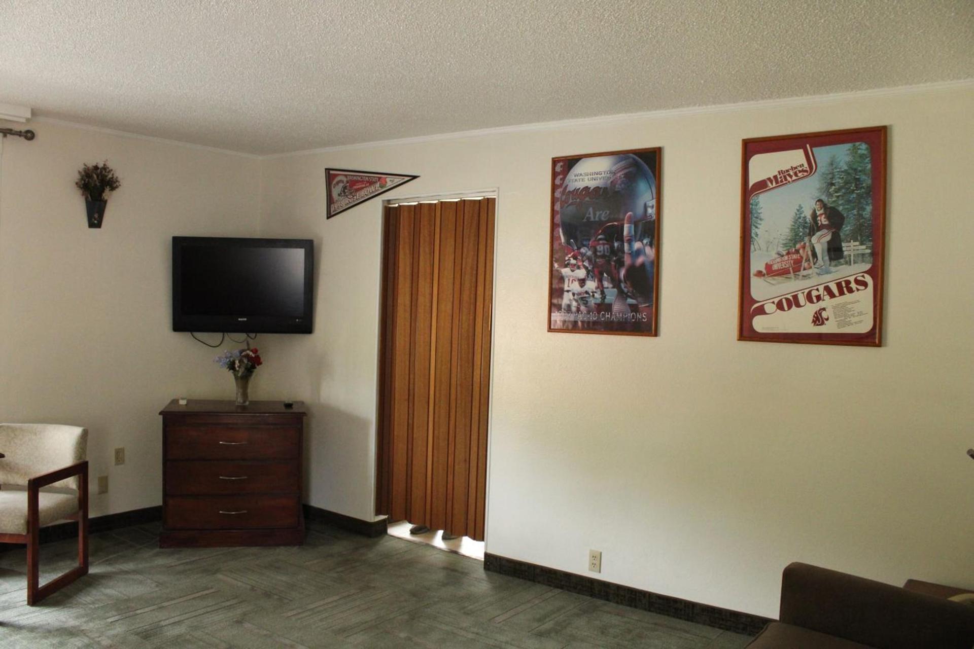 American Travel Inn photo 12