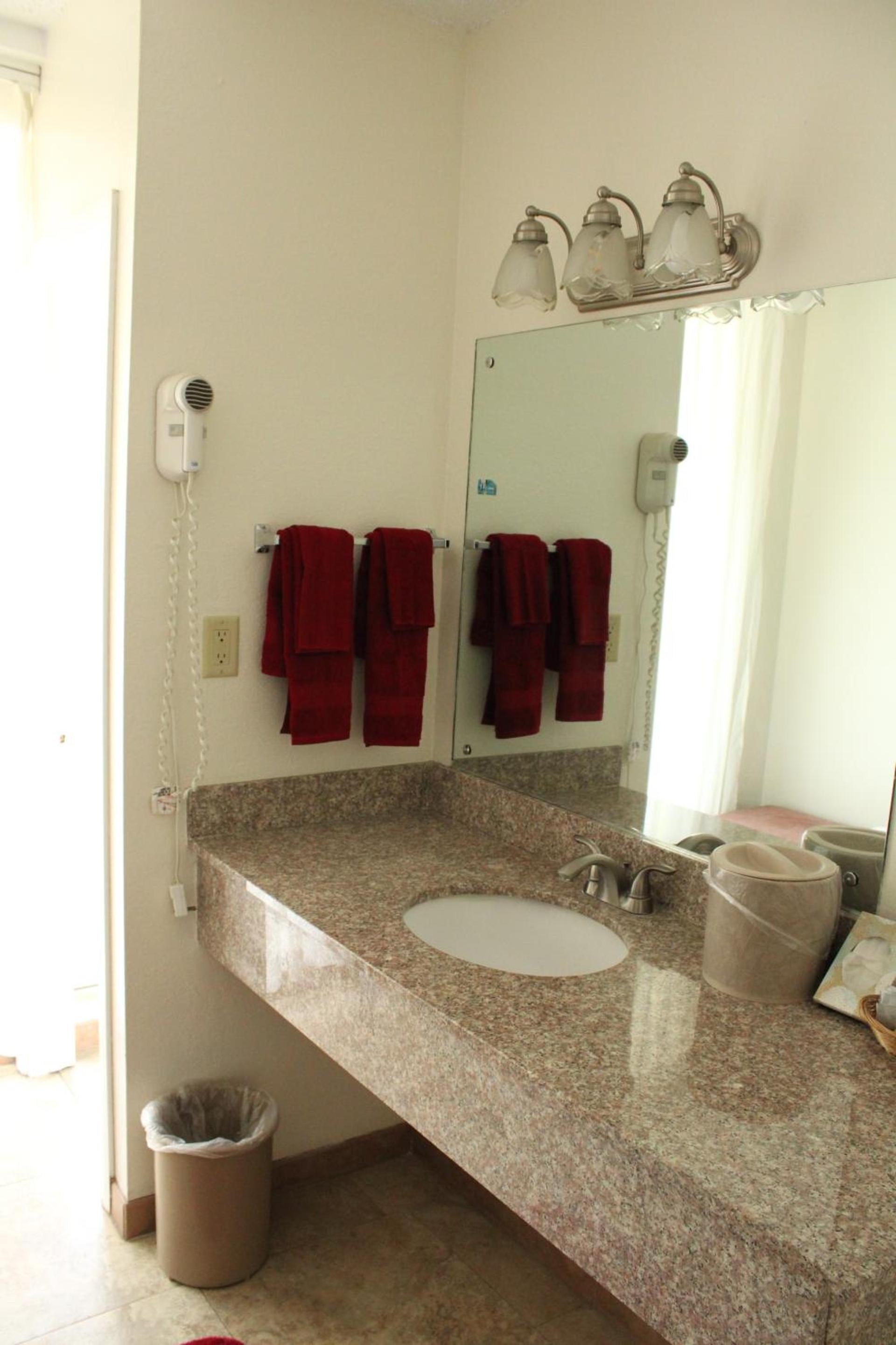 American Travel Inn photo 13