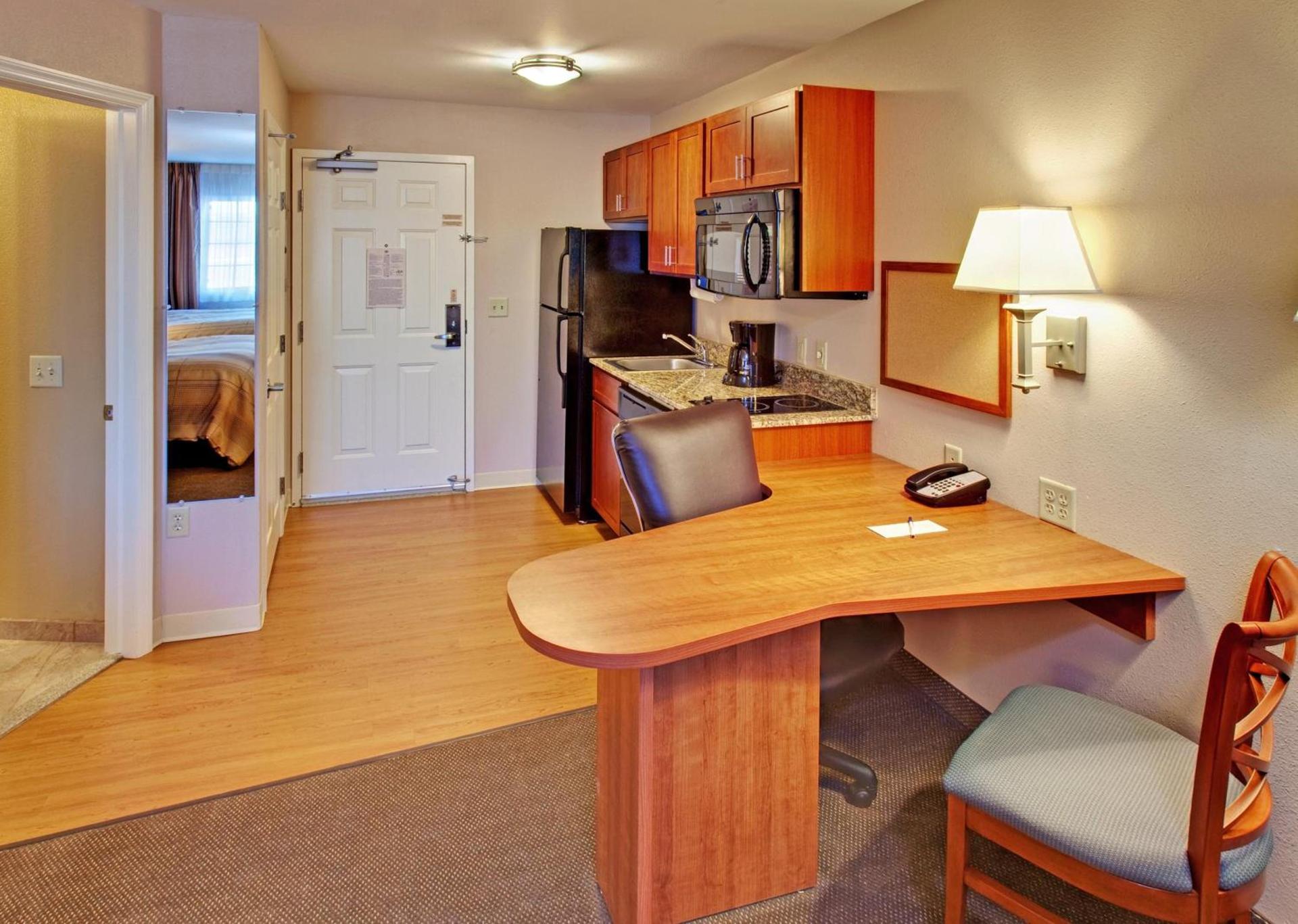 Candlewood Suites Williston by IHG photo 2