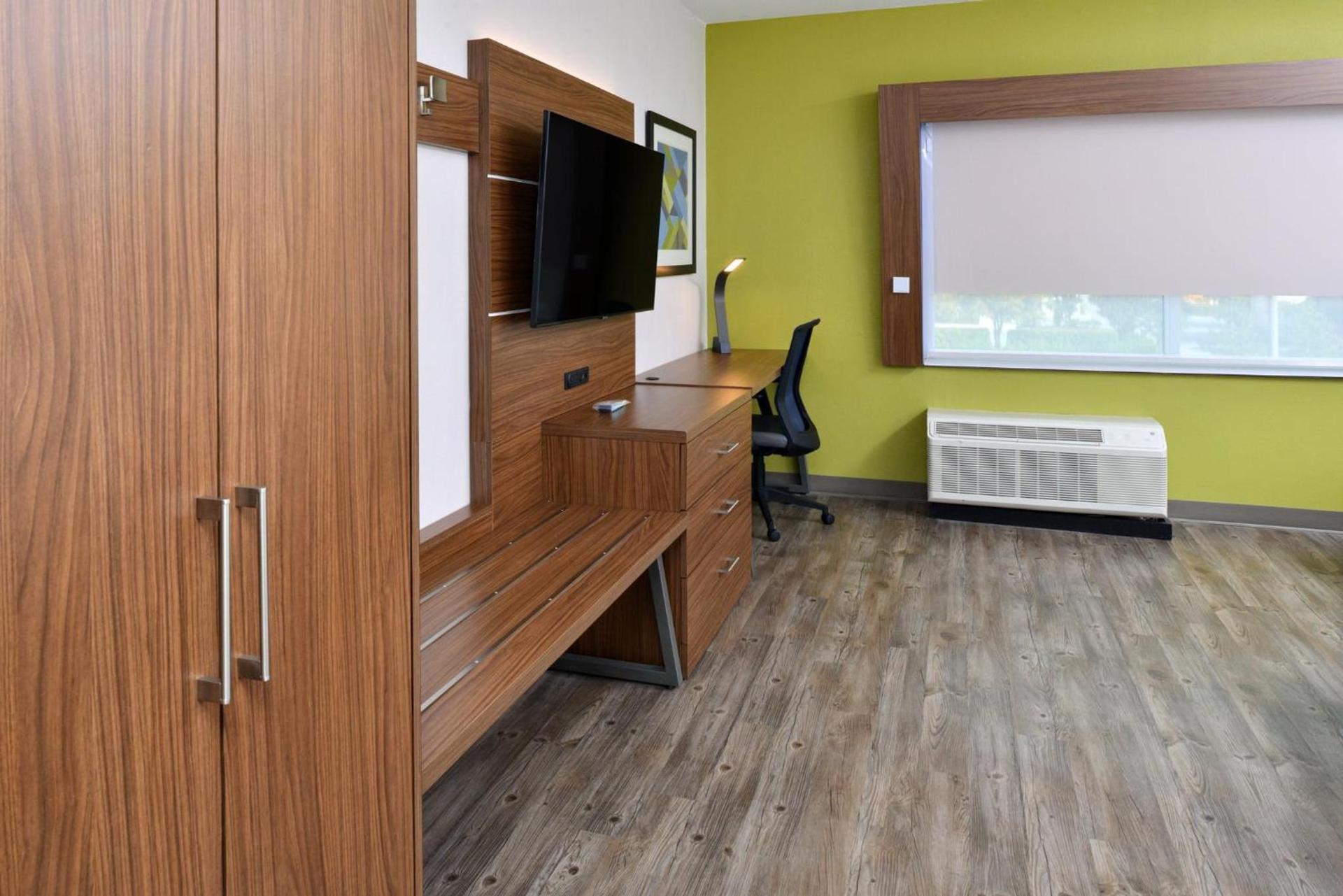 Holiday Inn Express Orlando - South Park by IHG photo 93