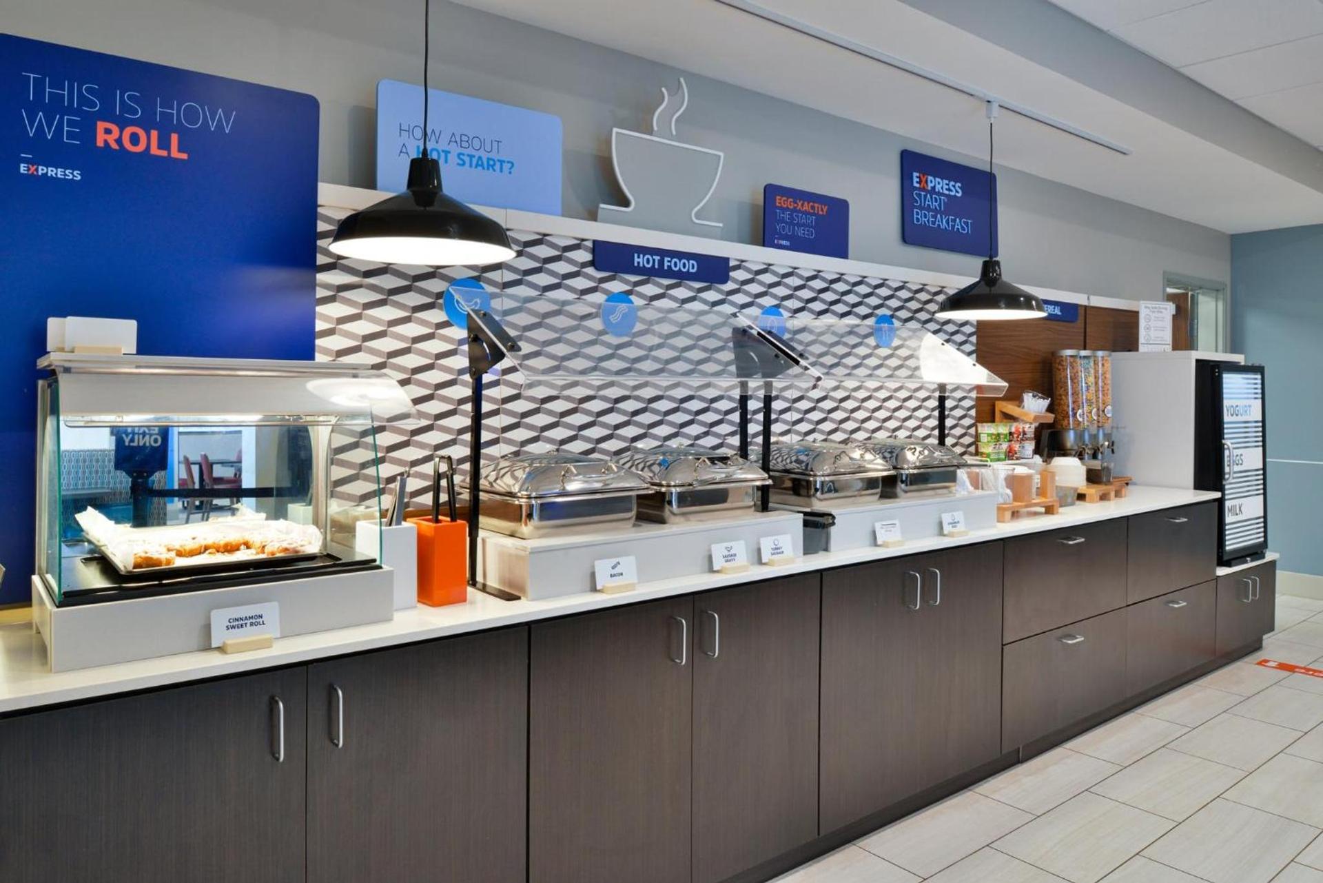Holiday Inn Express Orlando - South Park by IHG photo 87