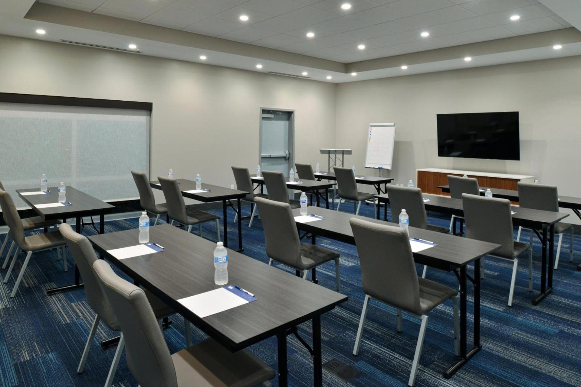 Holiday Inn Express Orlando - South Park by IHG photo 81