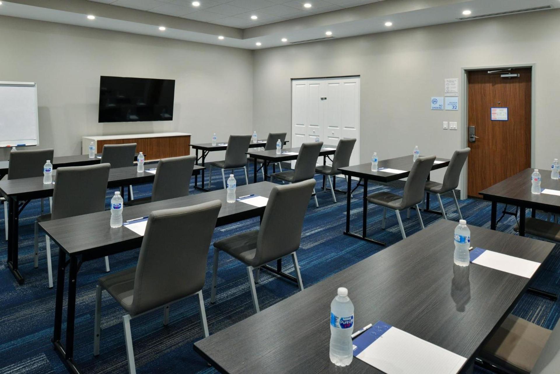 Holiday Inn Express Orlando - South Park by IHG photo 83