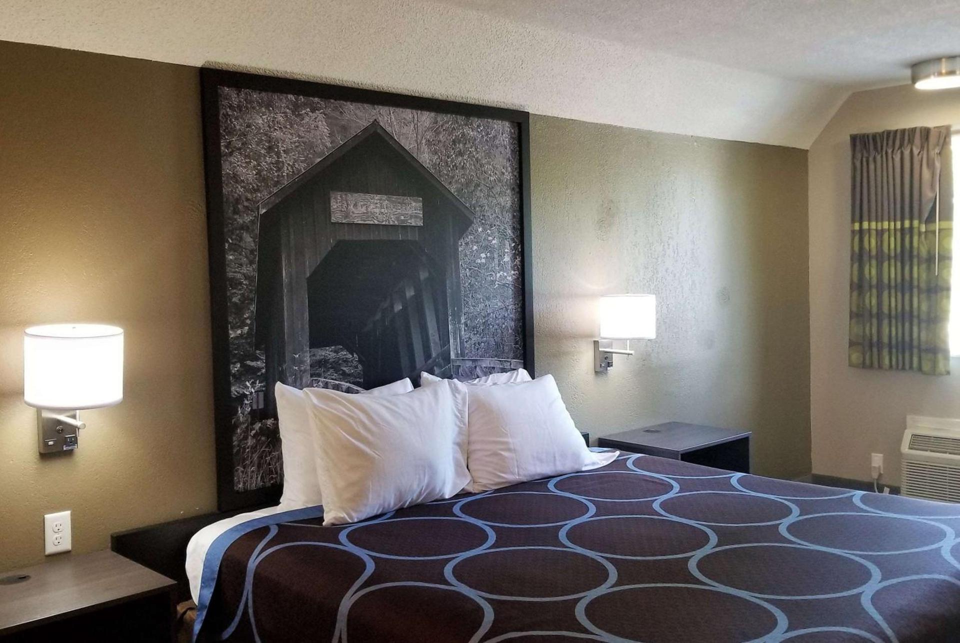 Super 8 by Wyndham Brownsburg photo 40