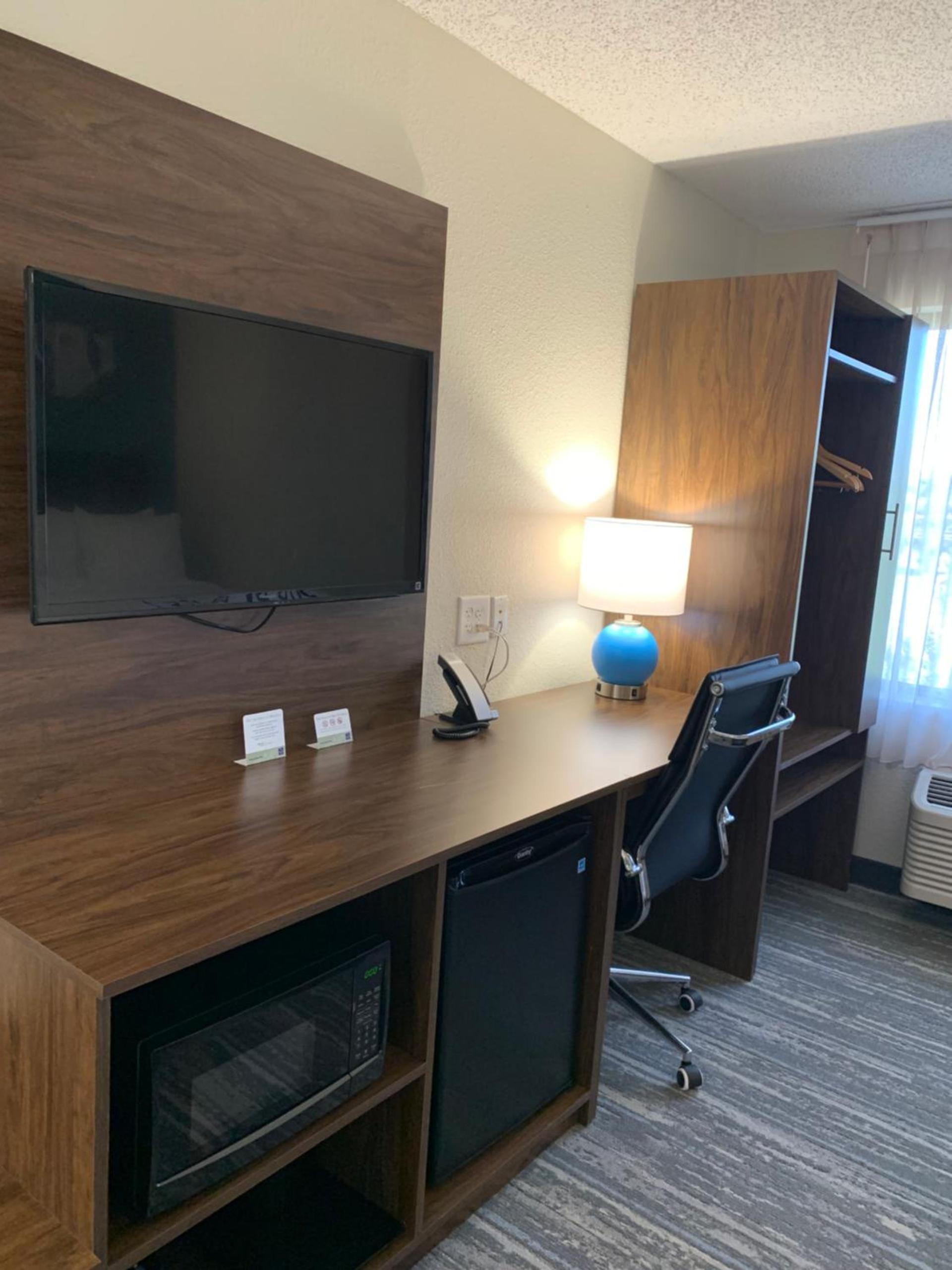 Sleep Inn & Suites California MD photo 27