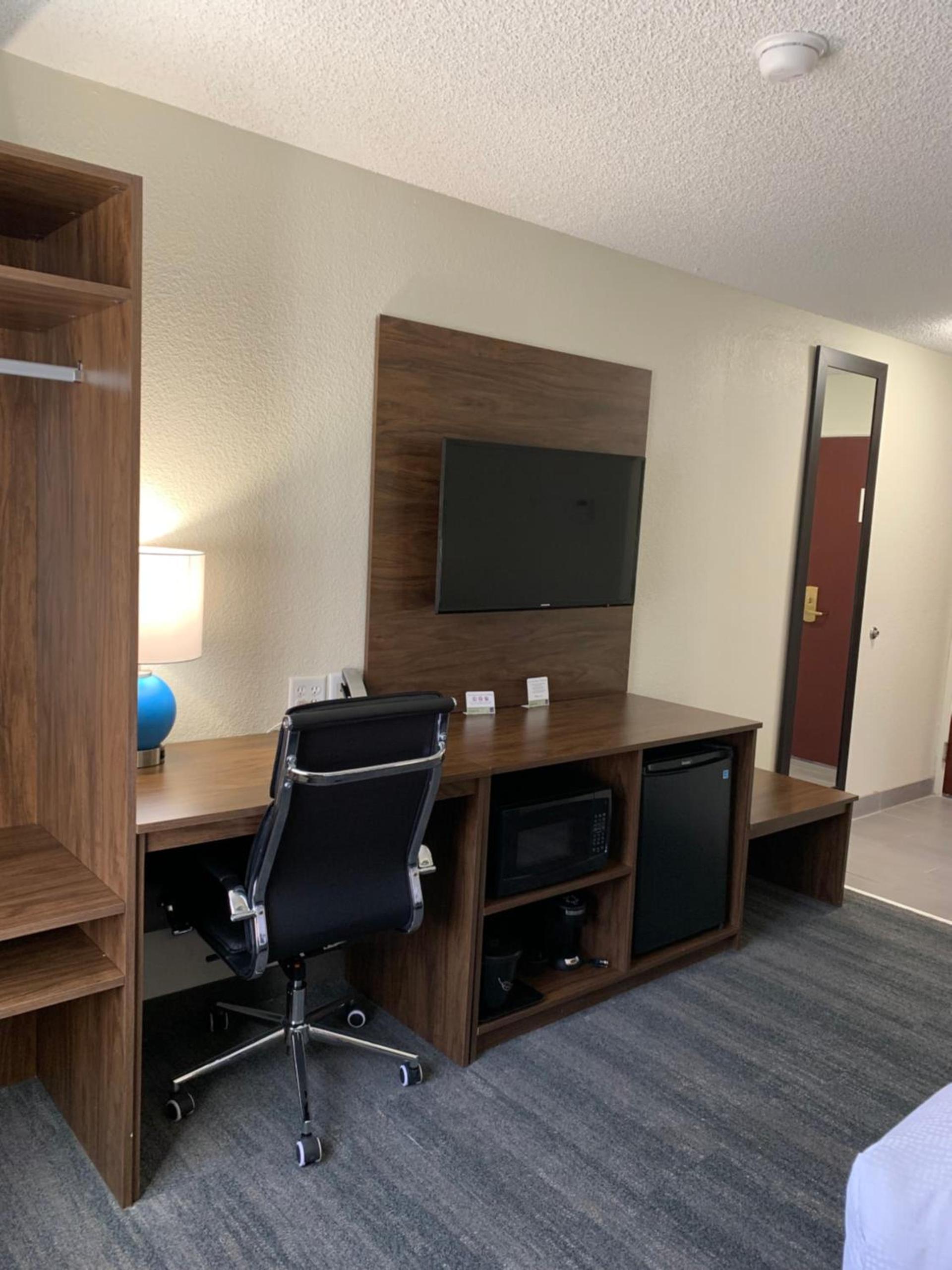 Sleep Inn & Suites California MD photo 29