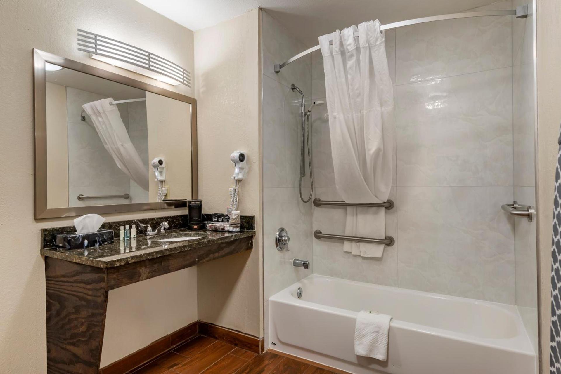 Quality Inn Conyers I-20 photo 52