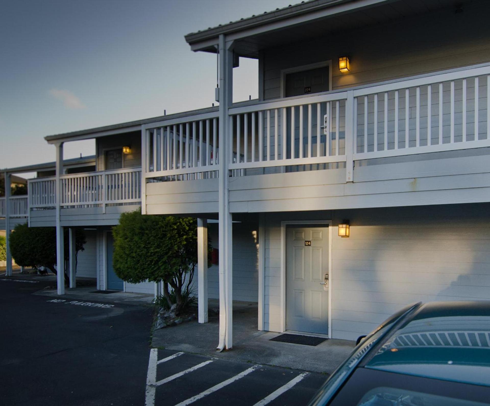 Pacific Reef Hotel & Light Show photo 9