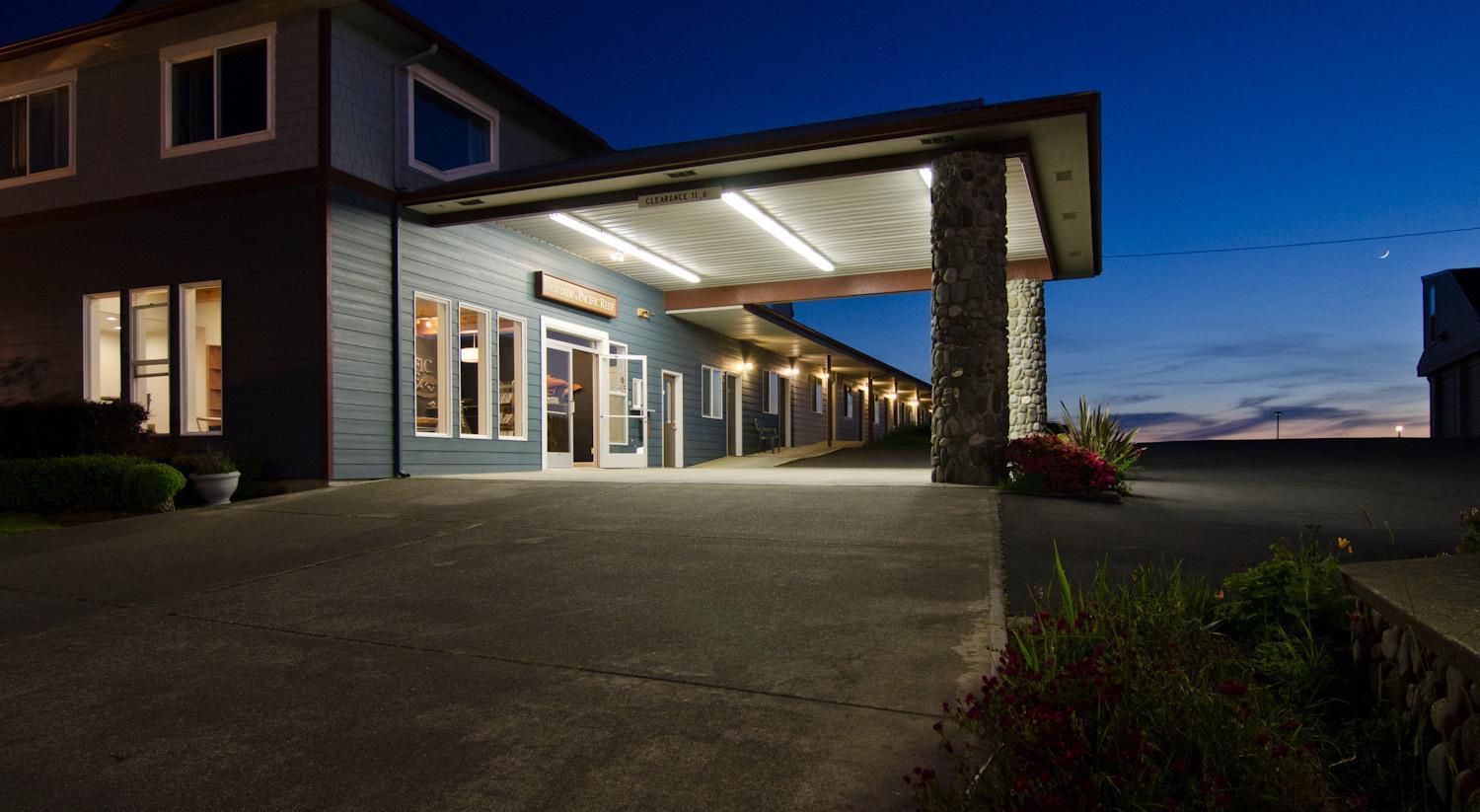 Pacific Reef Hotel & Light Show photo 20