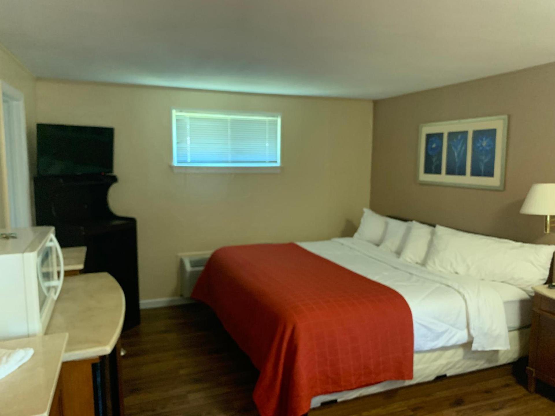 Beachway Motel photo 21
