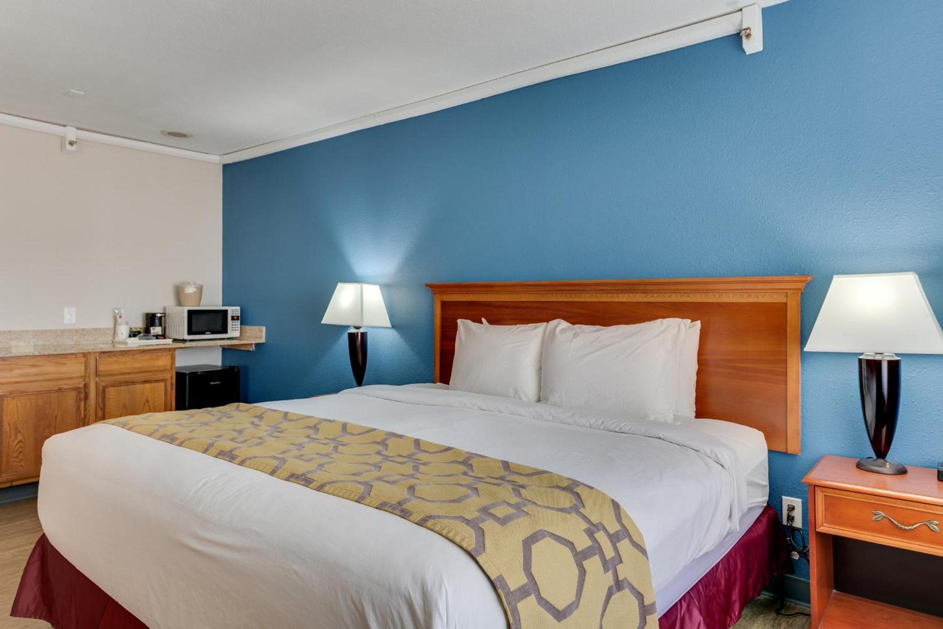 Baymont by Wyndham Salida photo 81