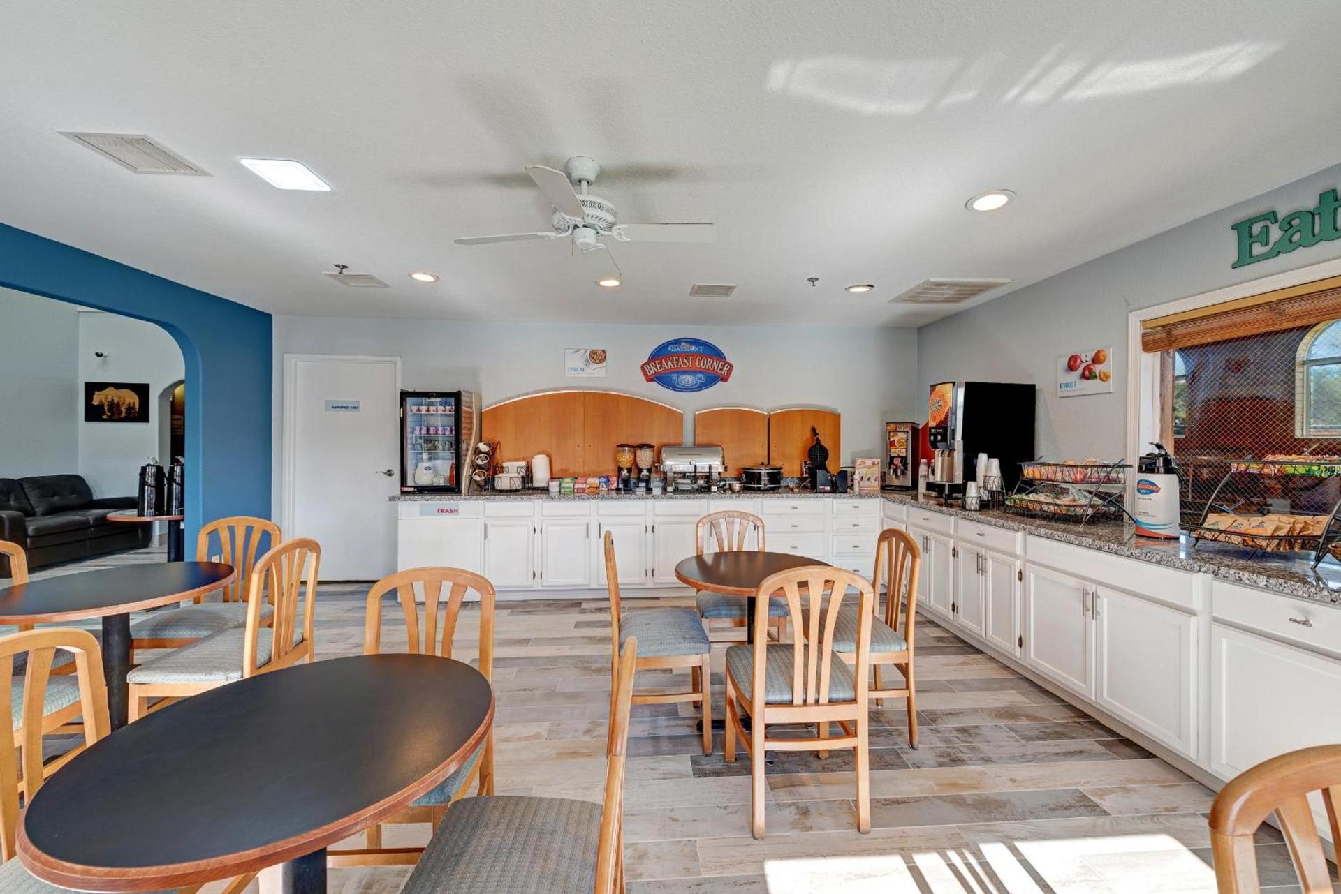 Baymont by Wyndham Salida photo 91
