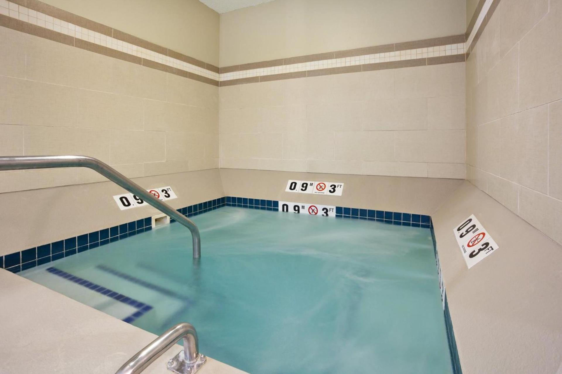 Holiday Inn Express Hotel & Suites St. Paul - Woodbury by IHG photo 31