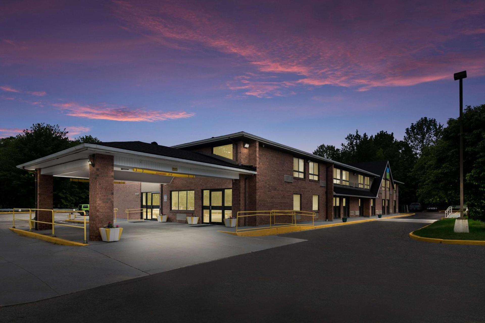 SureStay by Best Western Lewiston Auburn Area photo 13