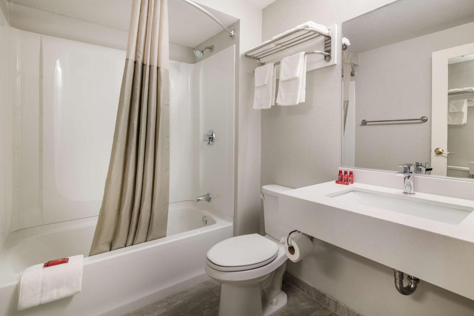 SureStay by Best Western Lewiston Auburn Area photo 25