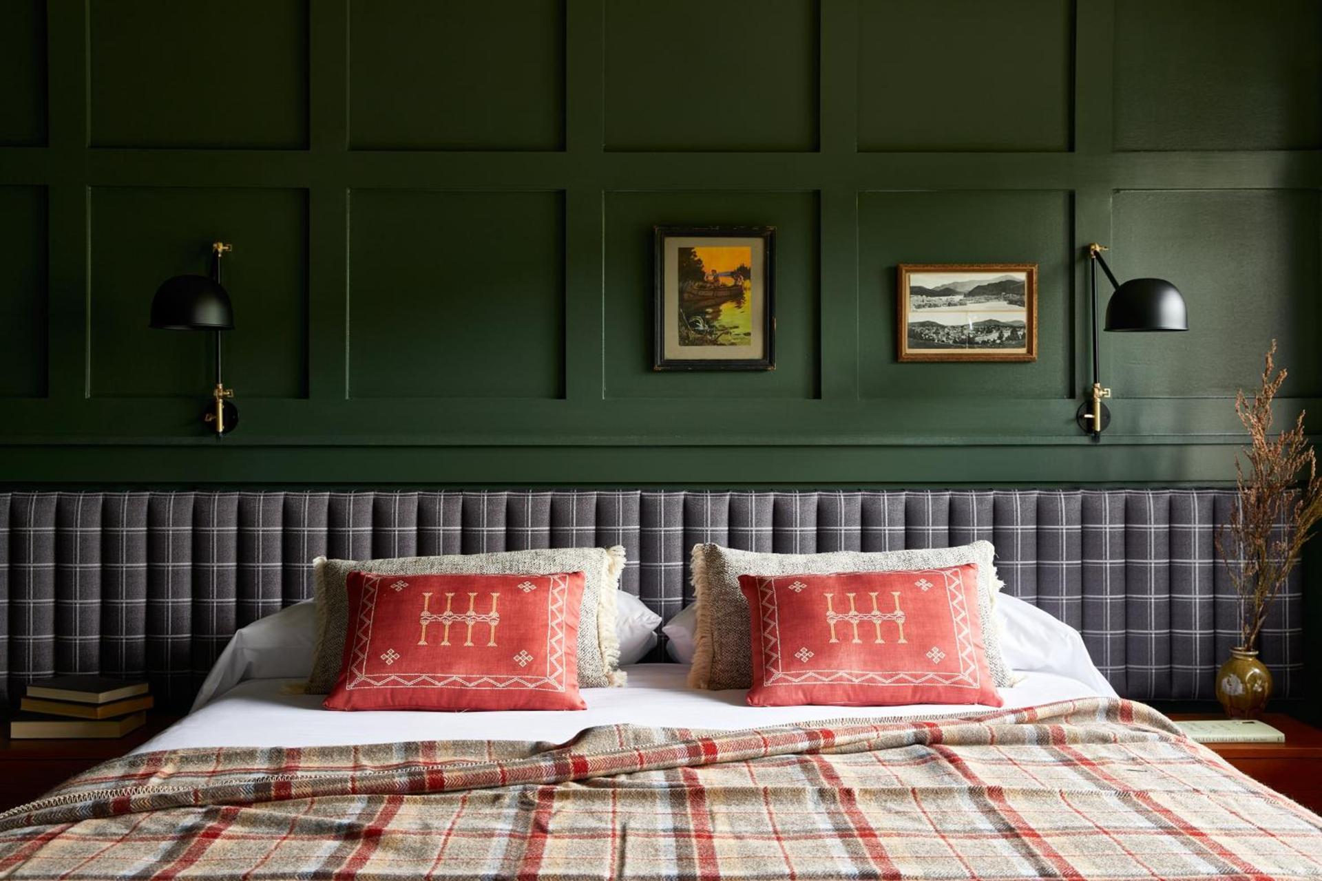 Hunter Lodge, a Bluebird by Lark photo 24