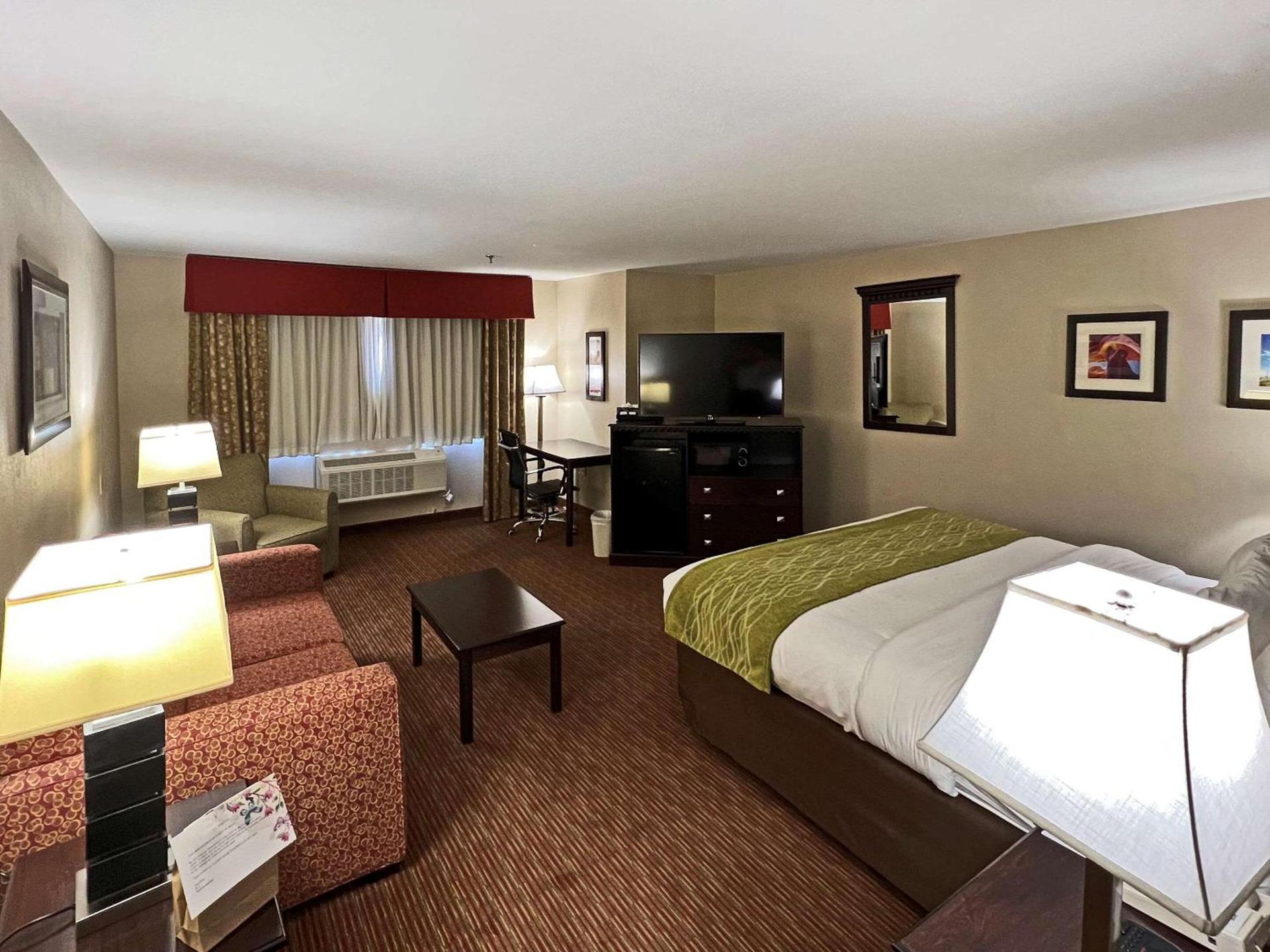 Comfort Inn Phoenix Central City photo 17