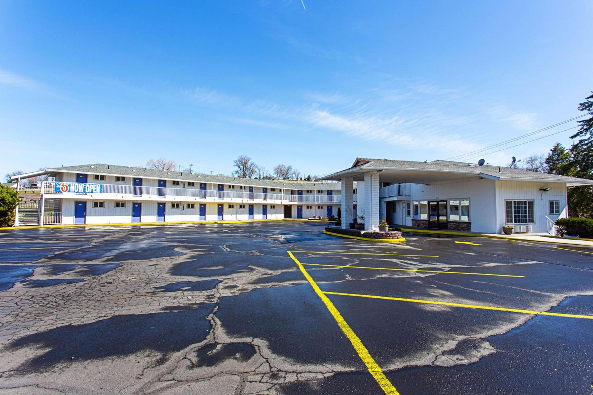 Motel 6 Pendleton, OR - West photo 3