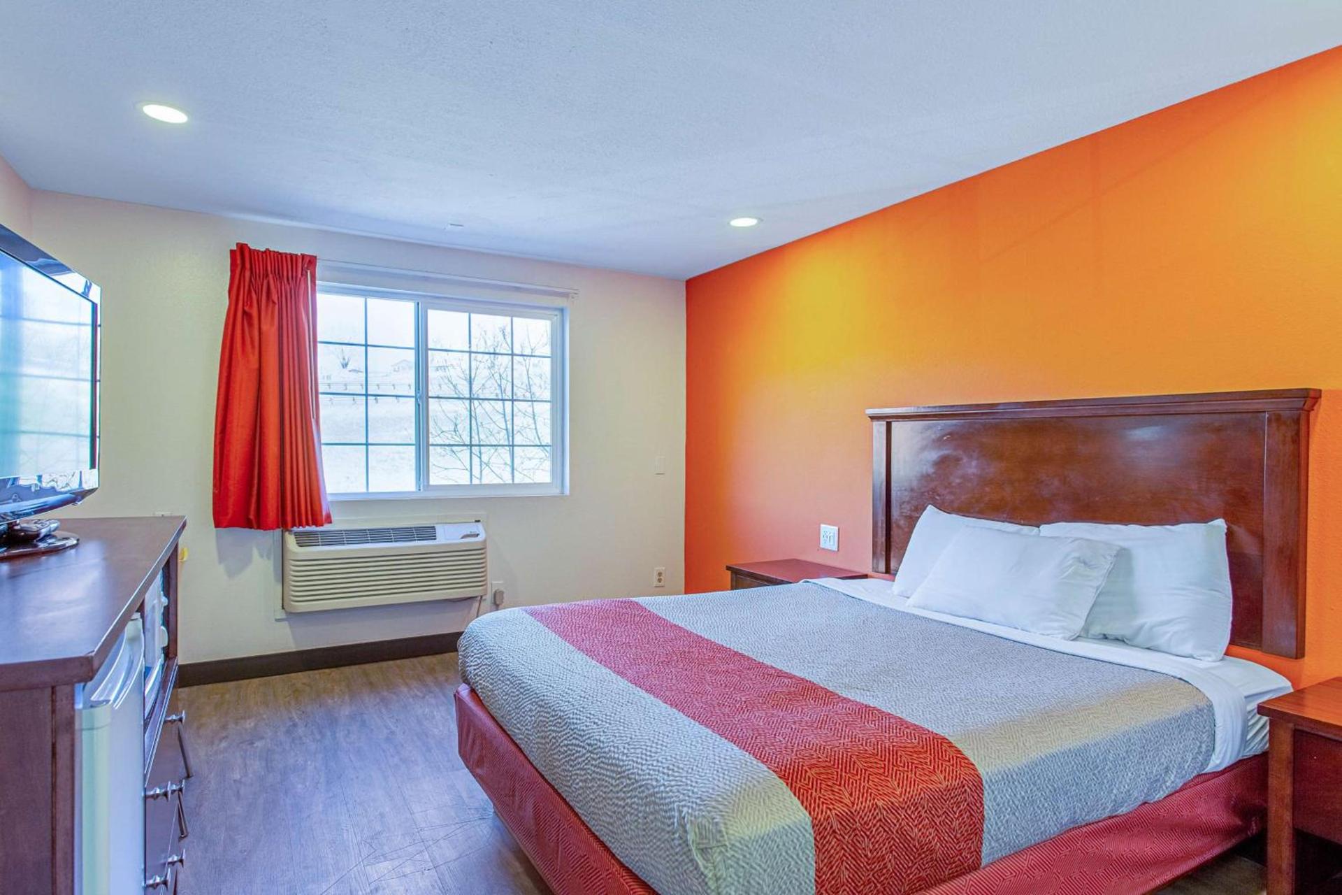 Motel 6 Pendleton, OR - West photo 10