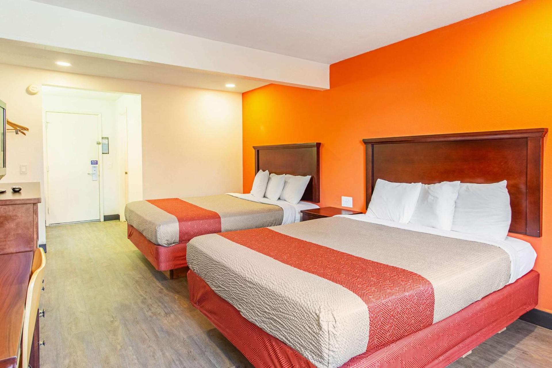Motel 6 Pendleton, OR - West photo 16