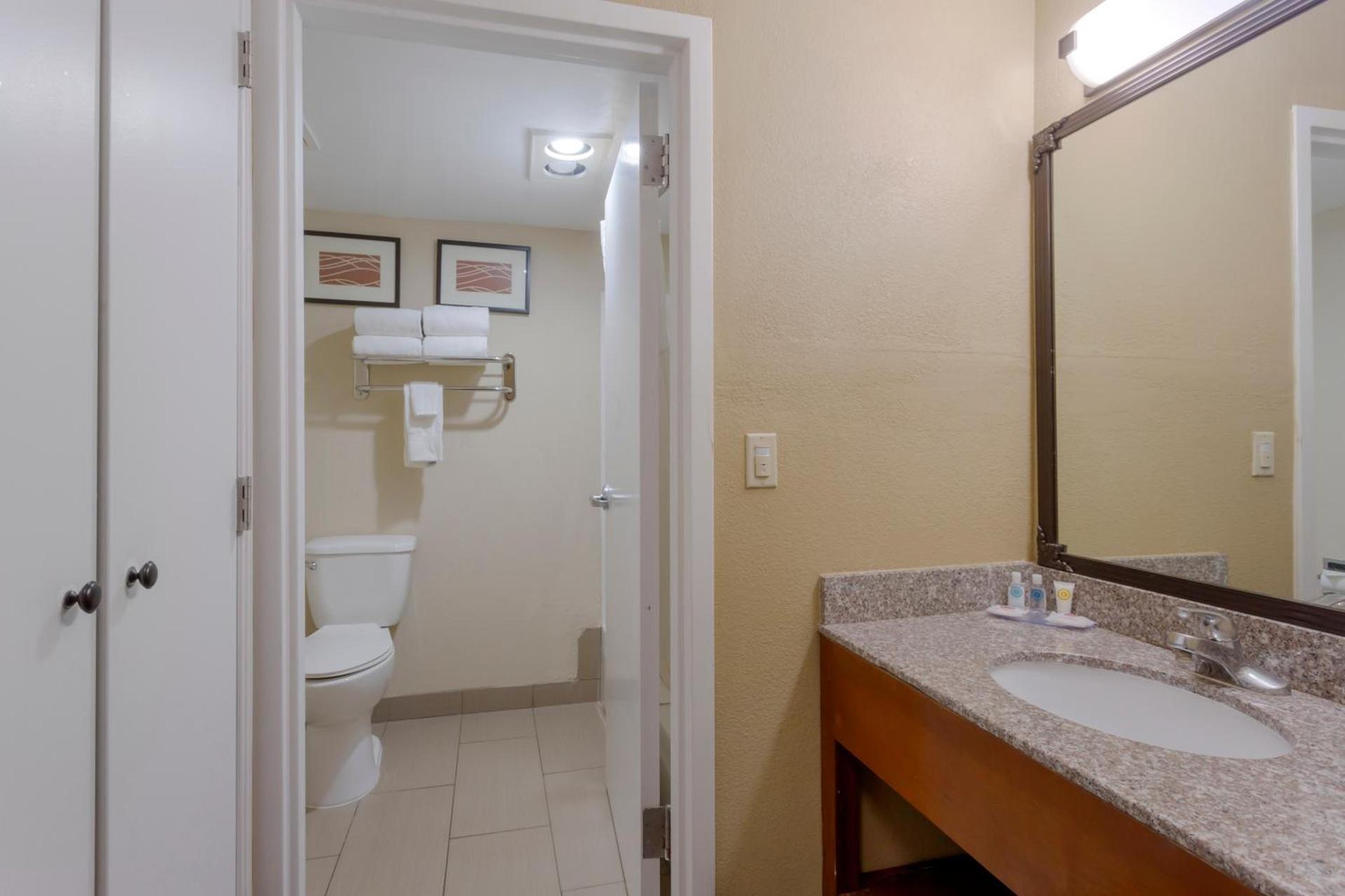 Comfort Inn & Suites Woods Cross - Salt Lake City North photo 46