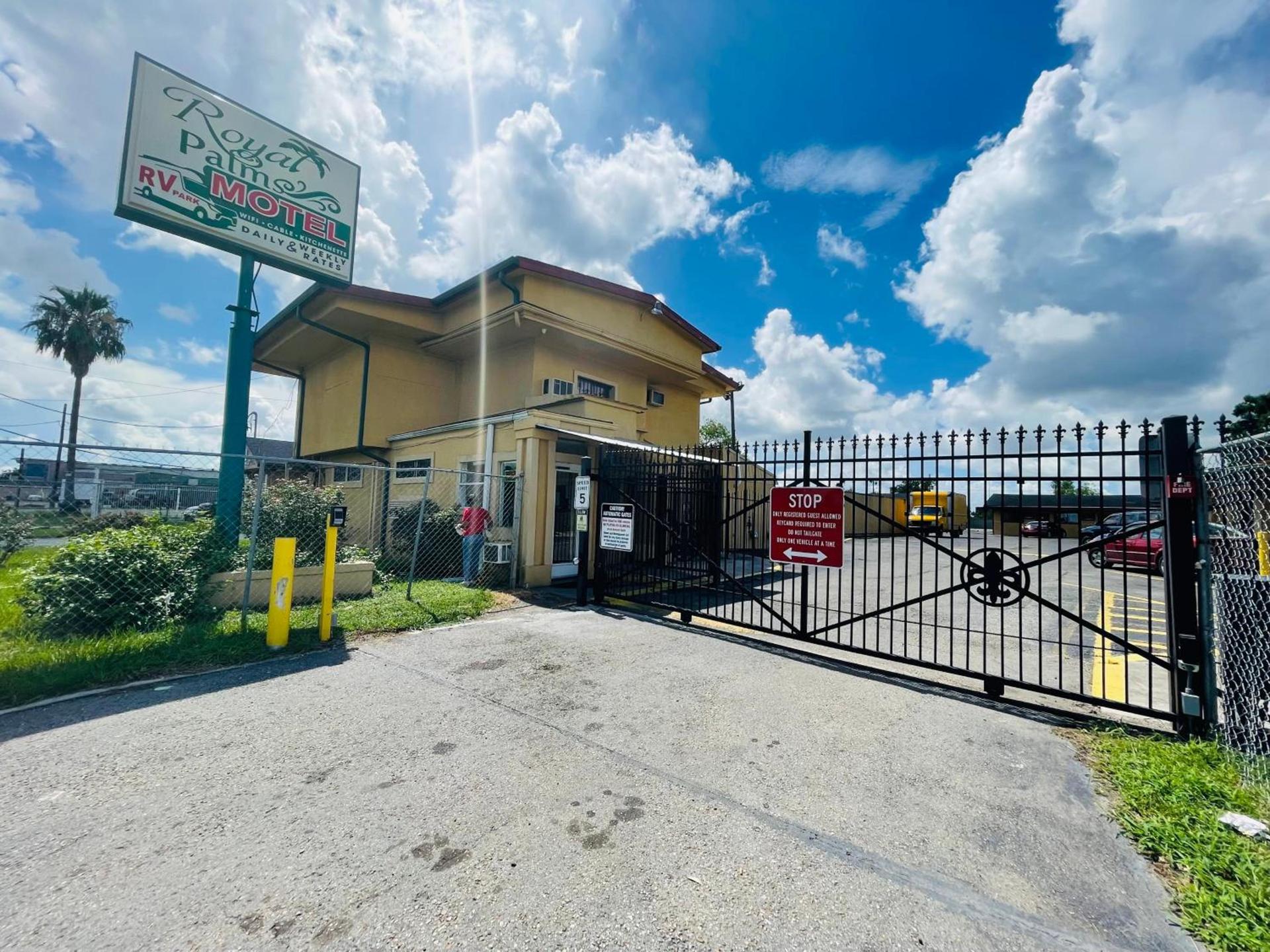 Royal Palms Motel & RV Park photo 1