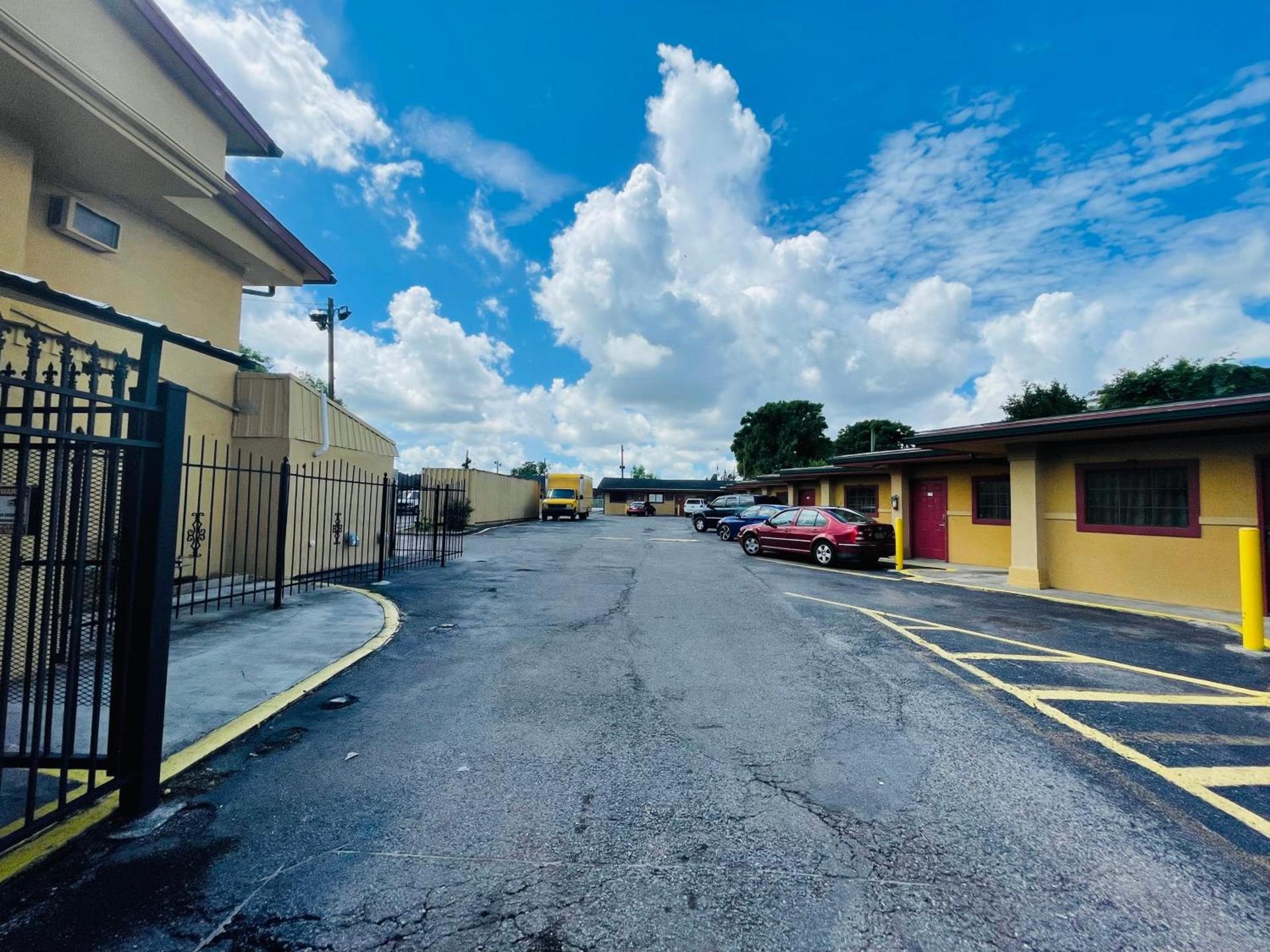 Royal Palms Motel & RV Park photo 7