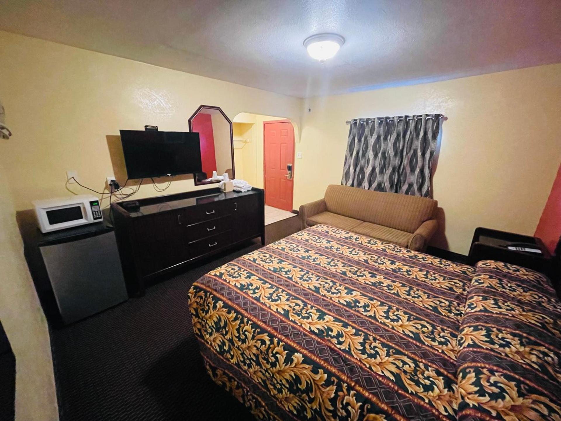 Royal Palms Motel & RV Park photo 3