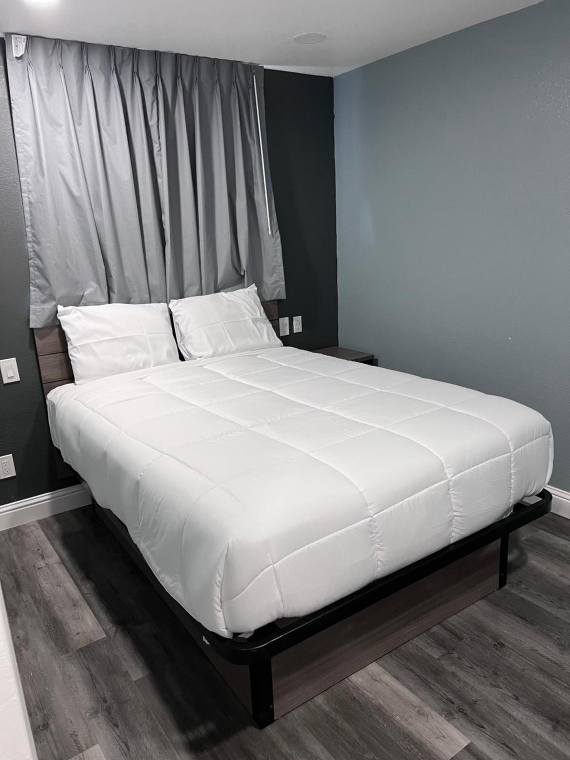 Surf City Inn & Suites photo 25