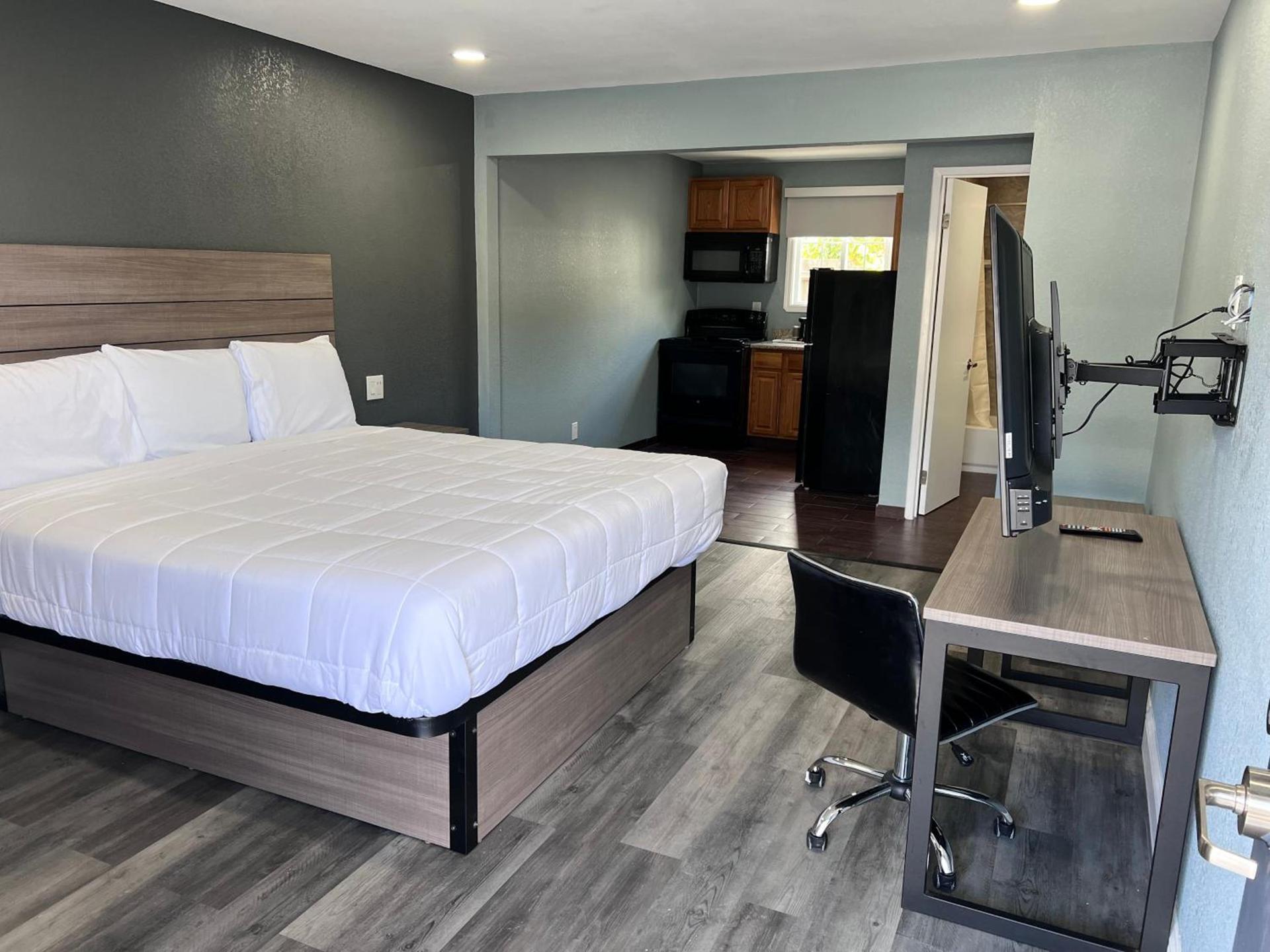 Surf City Inn & Suites photo 12
