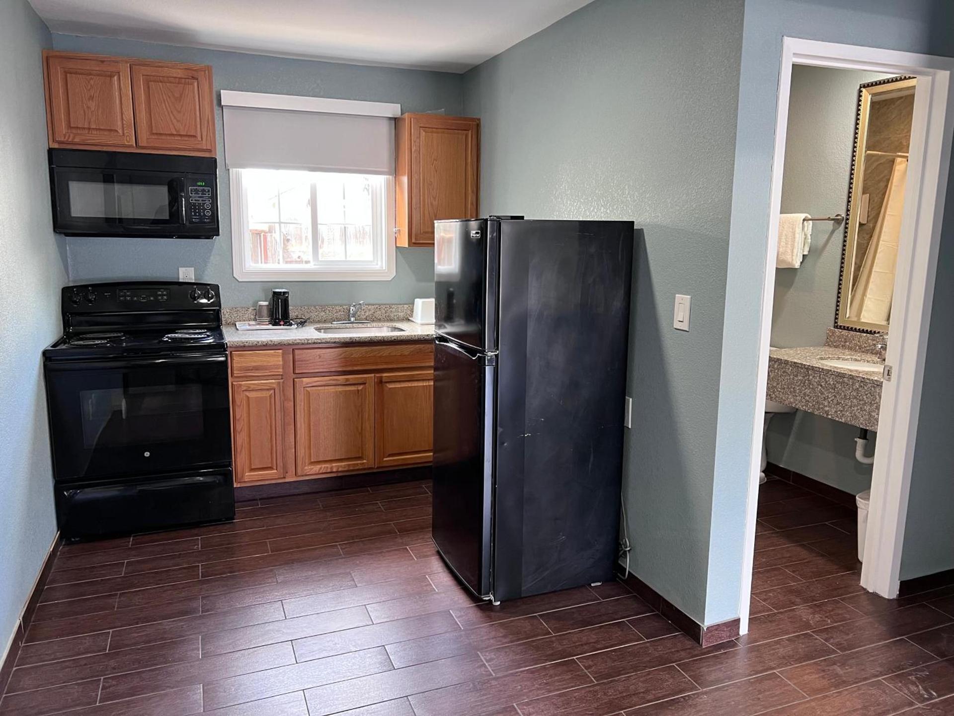 Surf City Inn & Suites photo 36