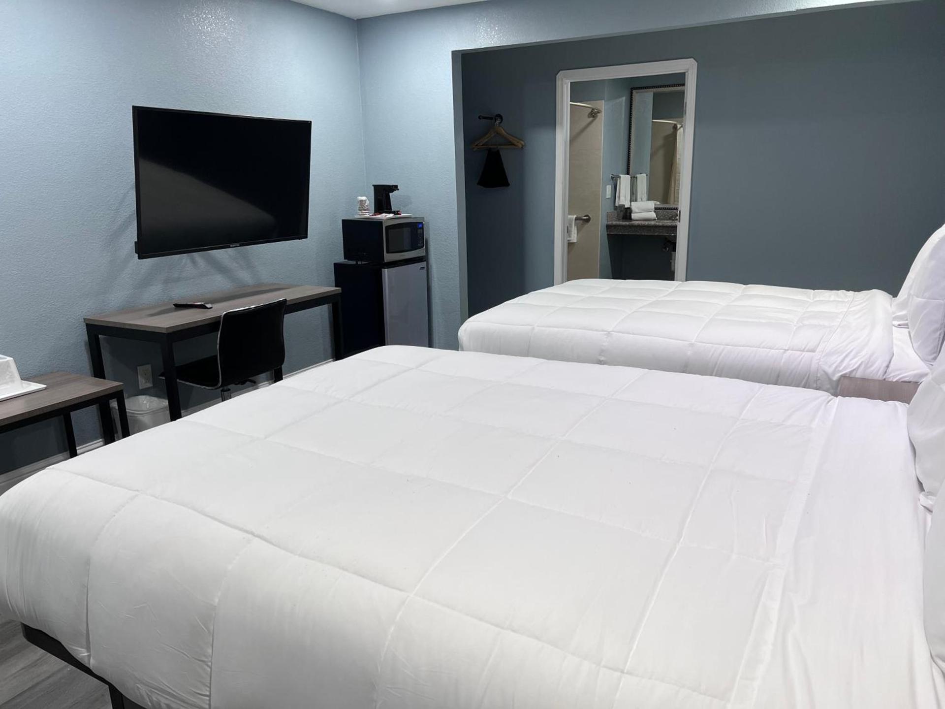 Surf City Inn & Suites photo 9