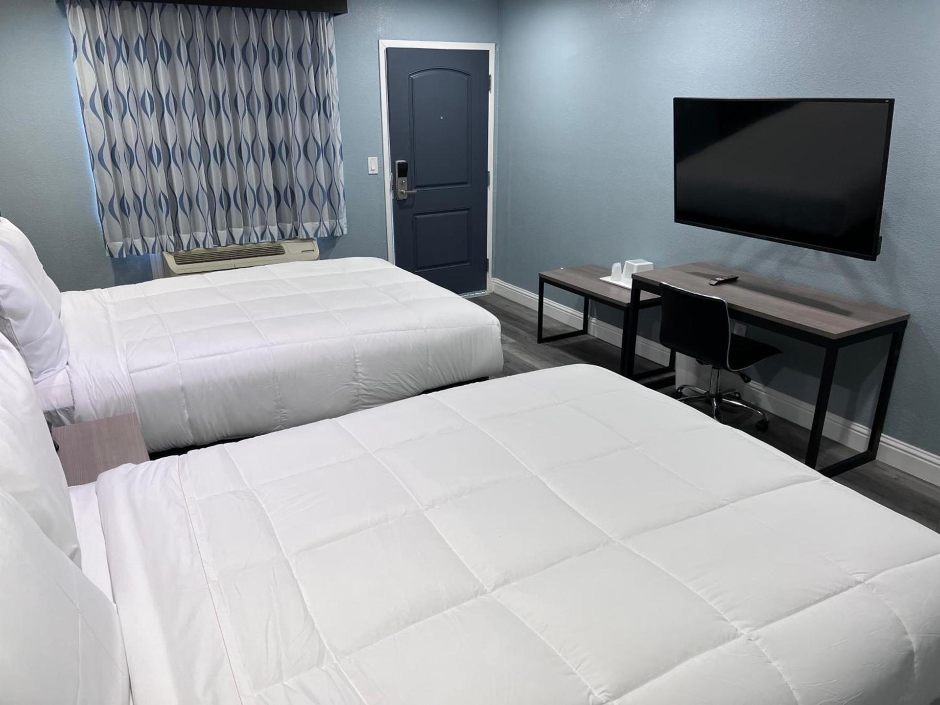 Surf City Inn & Suites photo 39