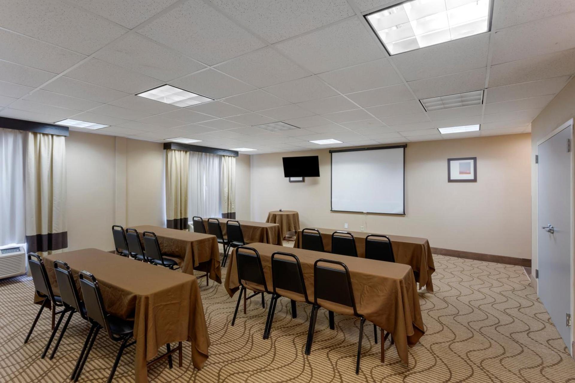 Comfort Inn & Suites Woods Cross - Salt Lake City North photo 41