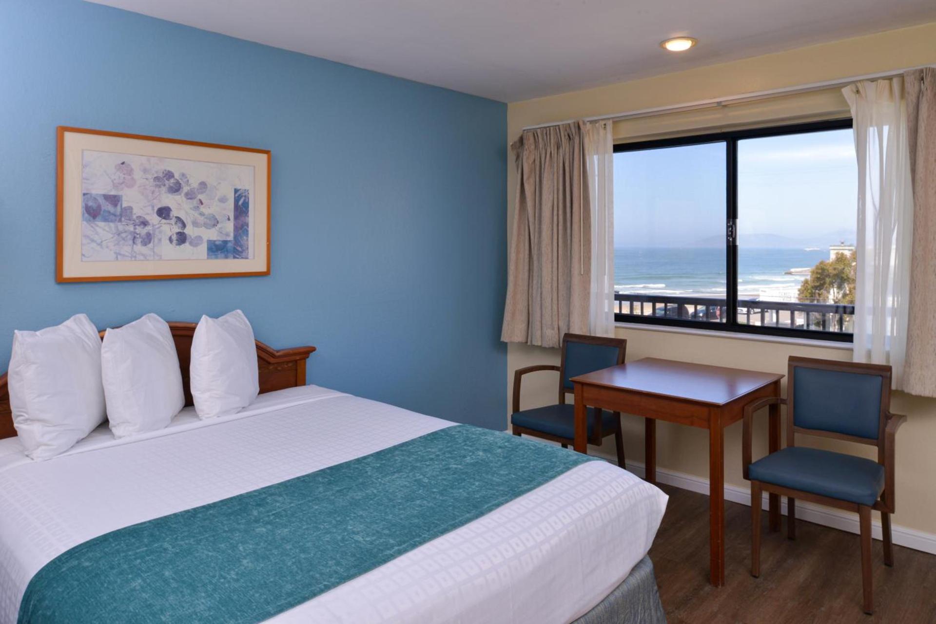 Edgewater Inn and Suites photo 22