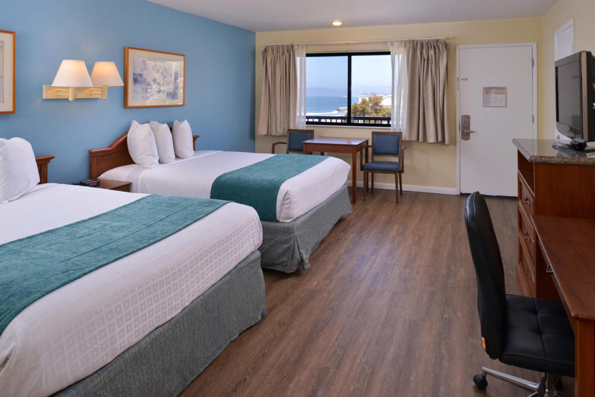 Edgewater Inn and Suites photo 21