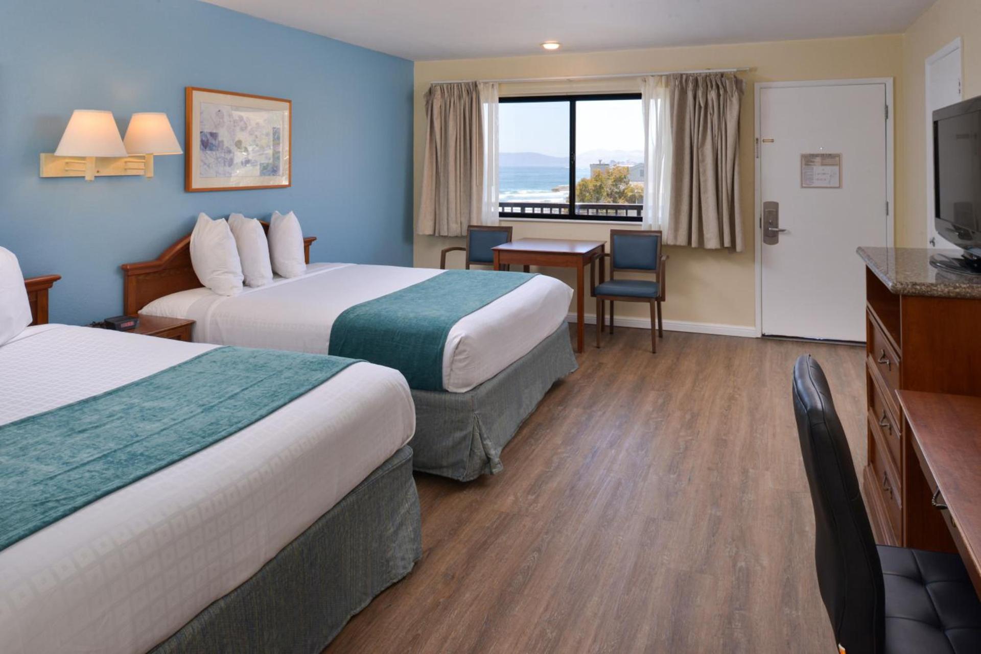 Edgewater Inn and Suites photo 20