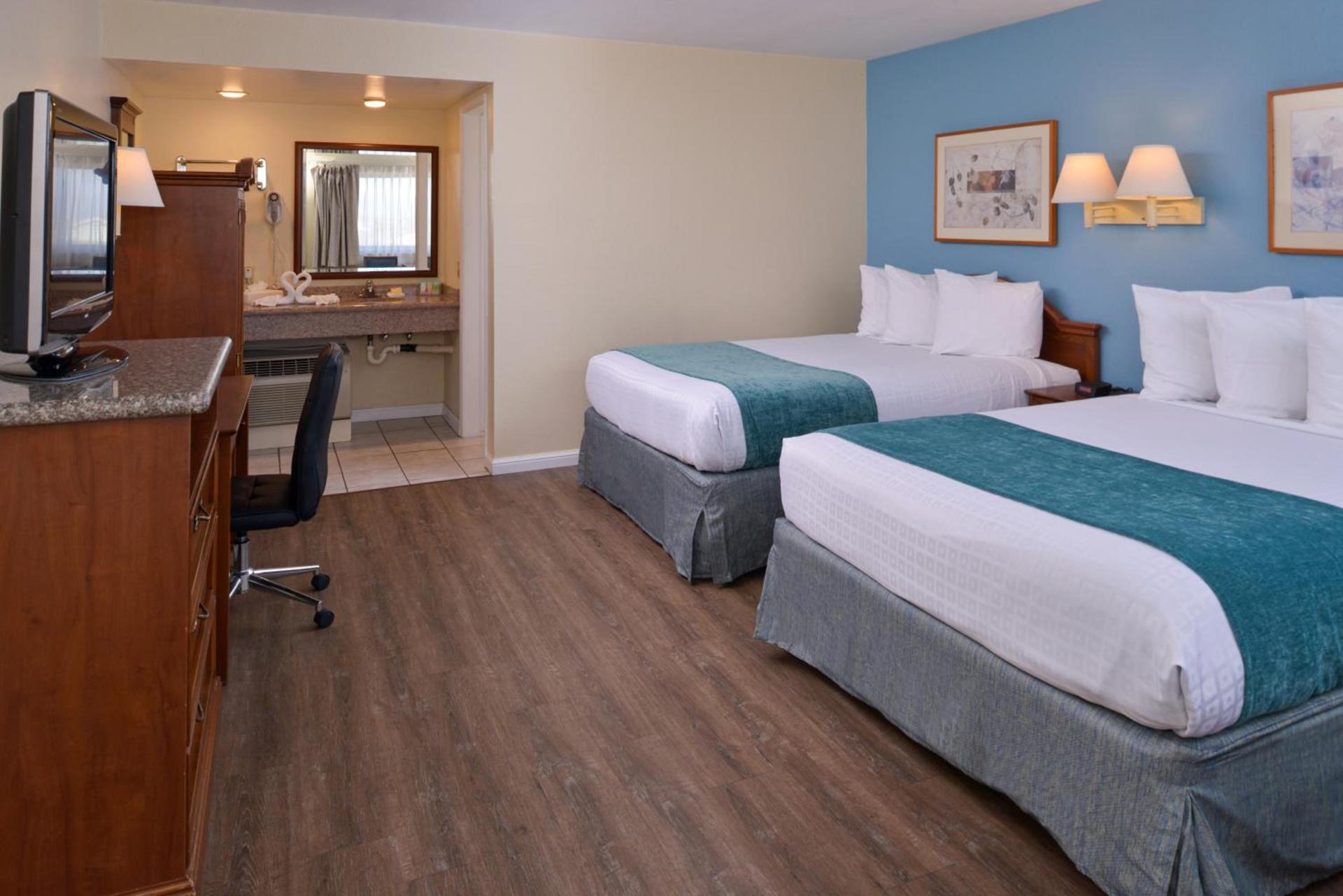 Edgewater Inn and Suites photo 19