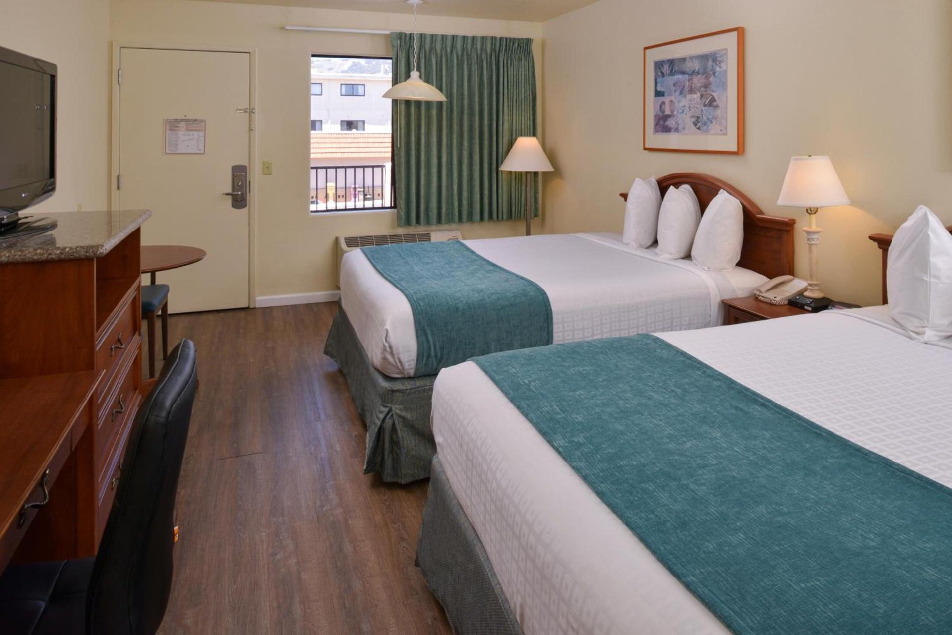 Edgewater Inn and Suites photo 24