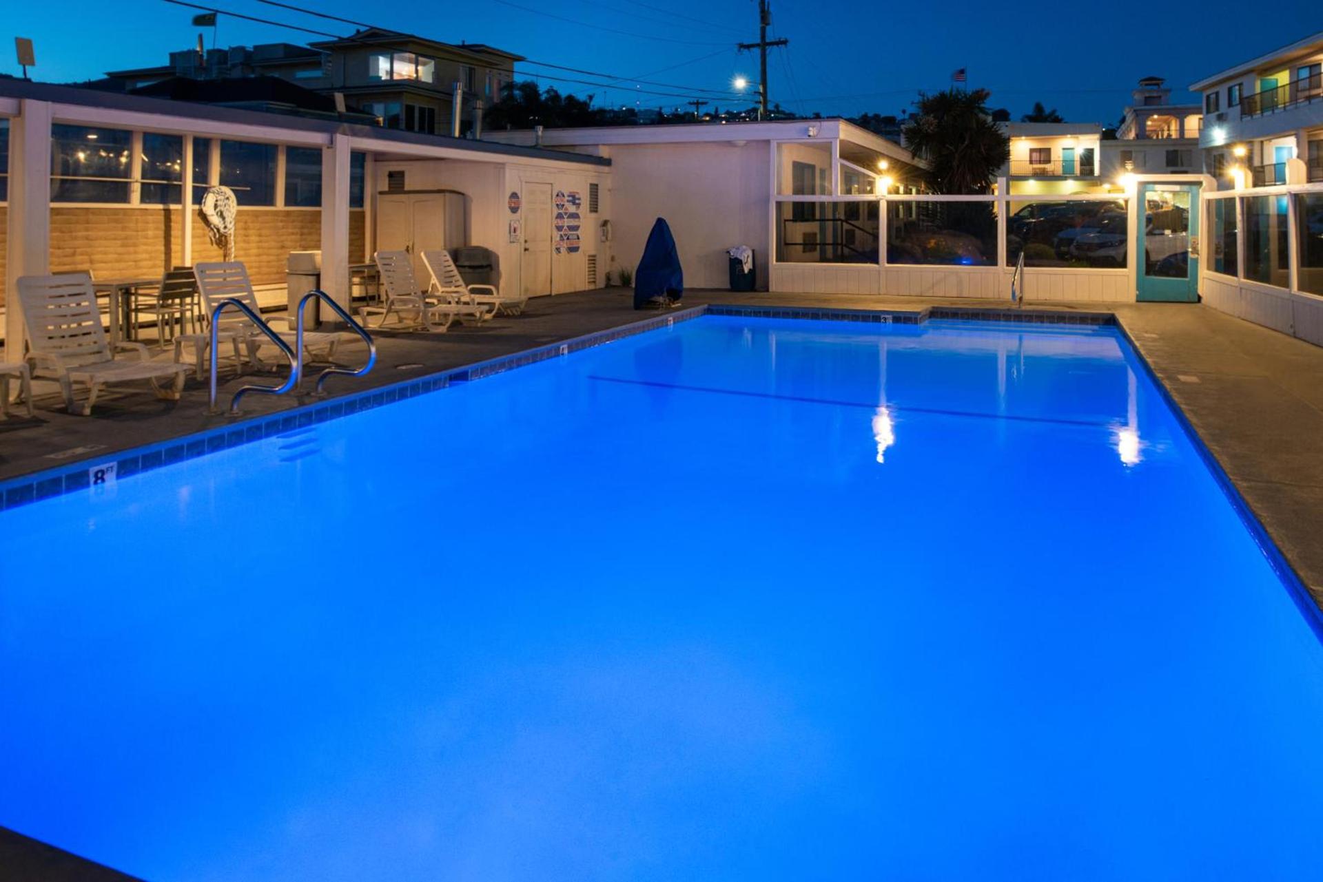Edgewater Inn and Suites photo 36
