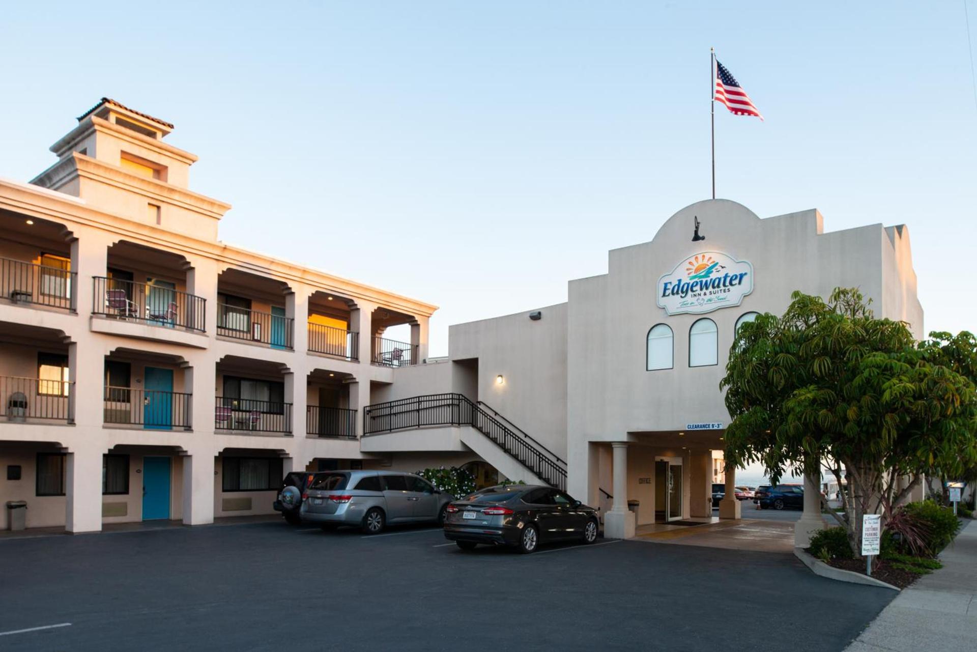Edgewater Inn and Suites photo 51