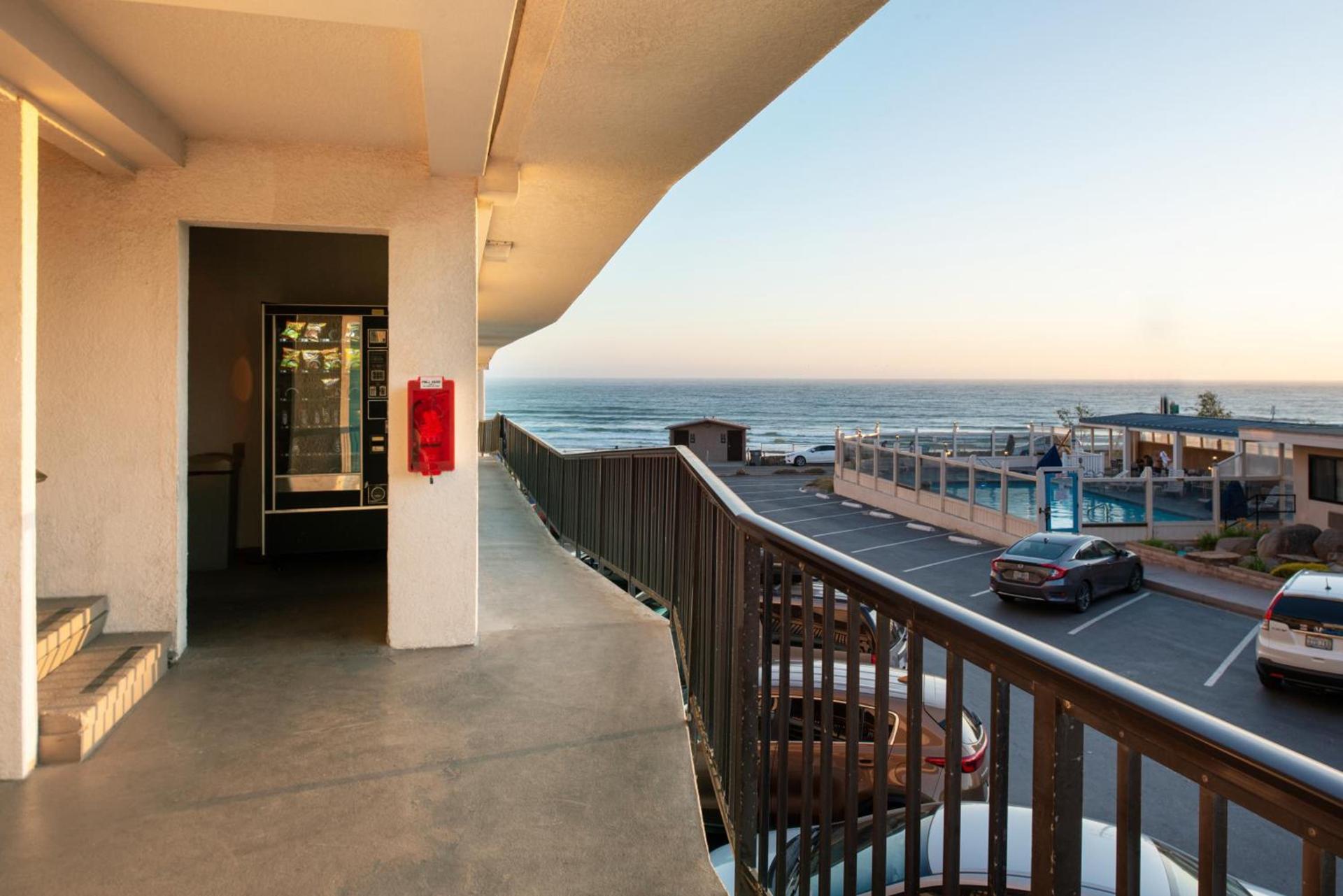 Edgewater Inn and Suites photo 50
