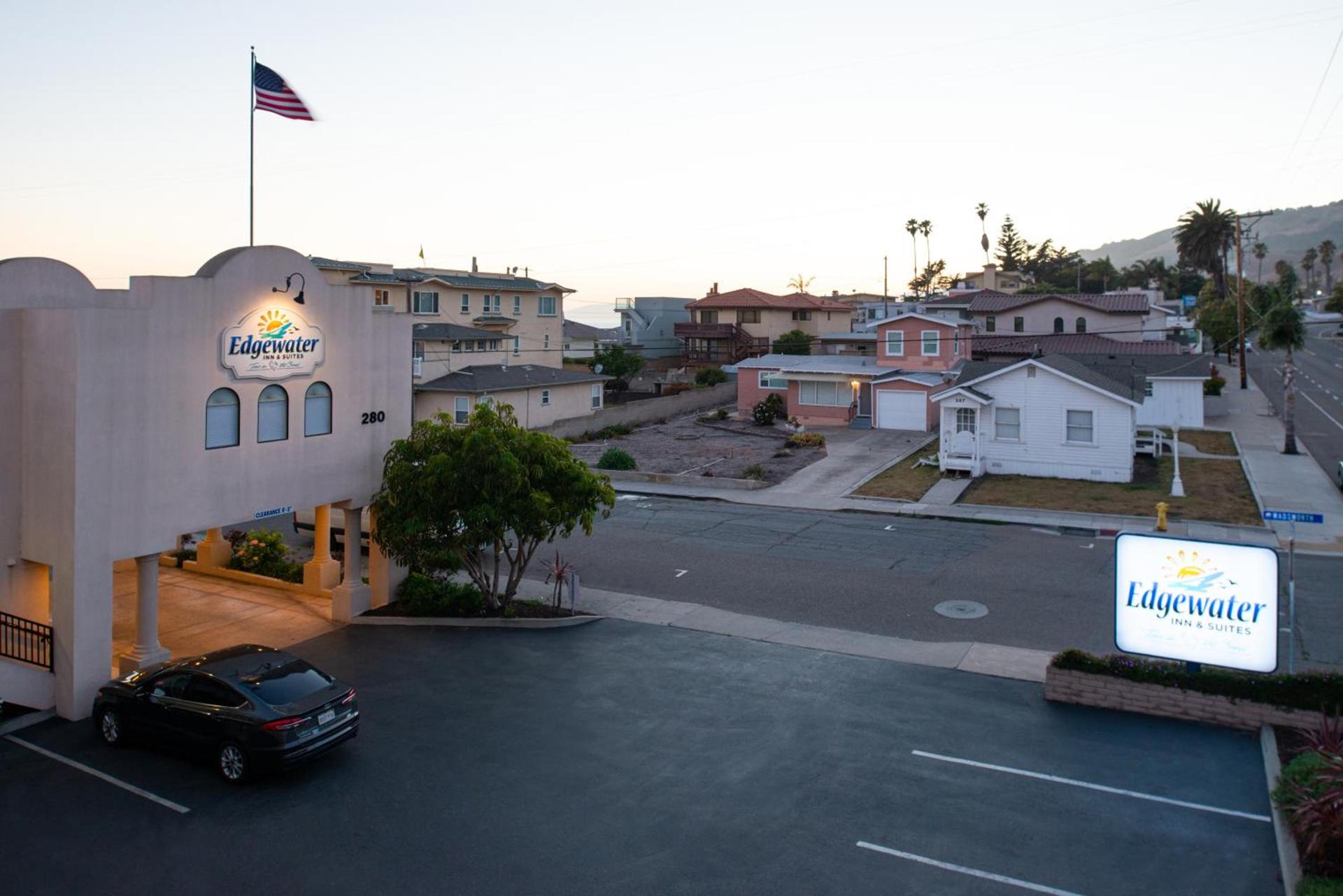 Edgewater Inn and Suites photo 52