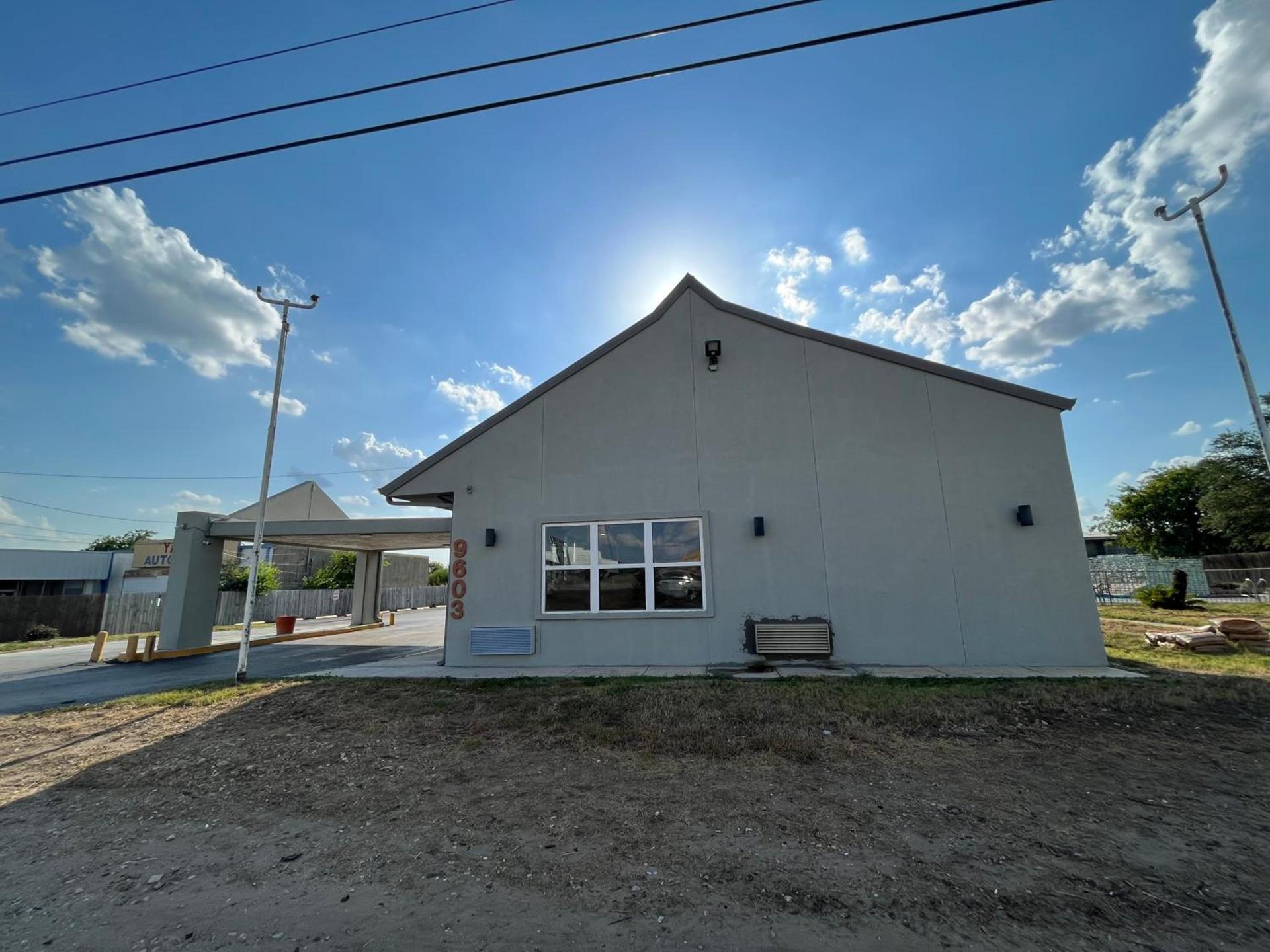 Mid Towne Inn & Suites photo 3
