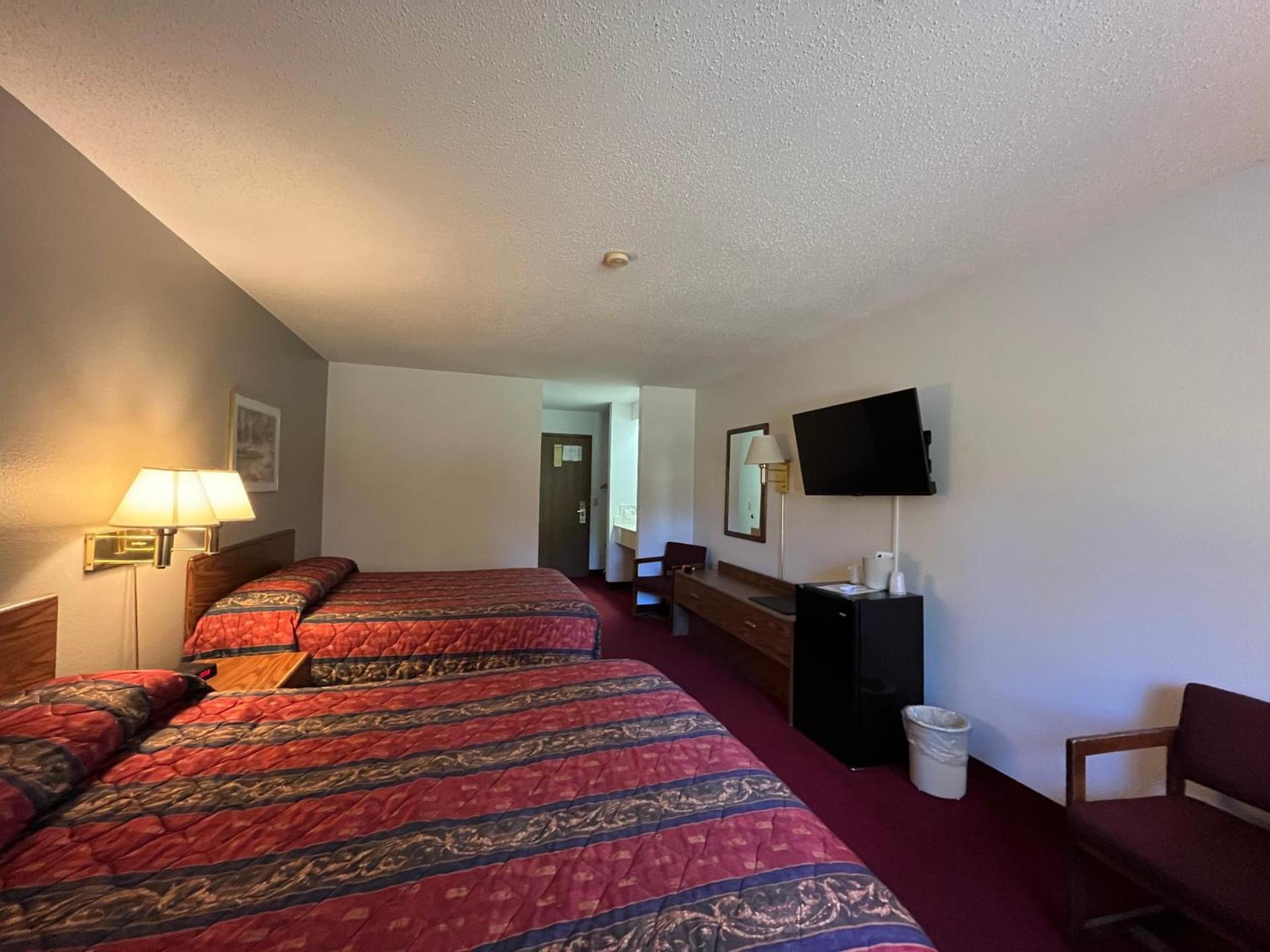 Boulder Bear Motor Lodge photo 32